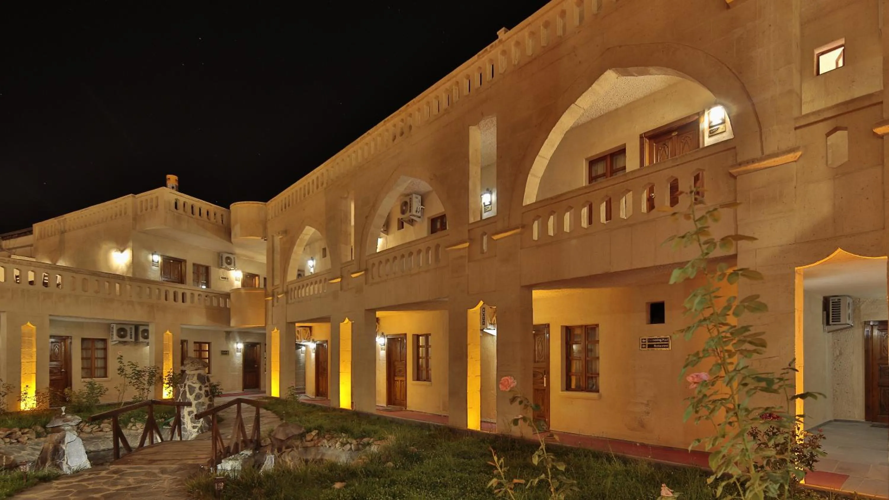 Facade/entrance in Dilek Kaya Otel