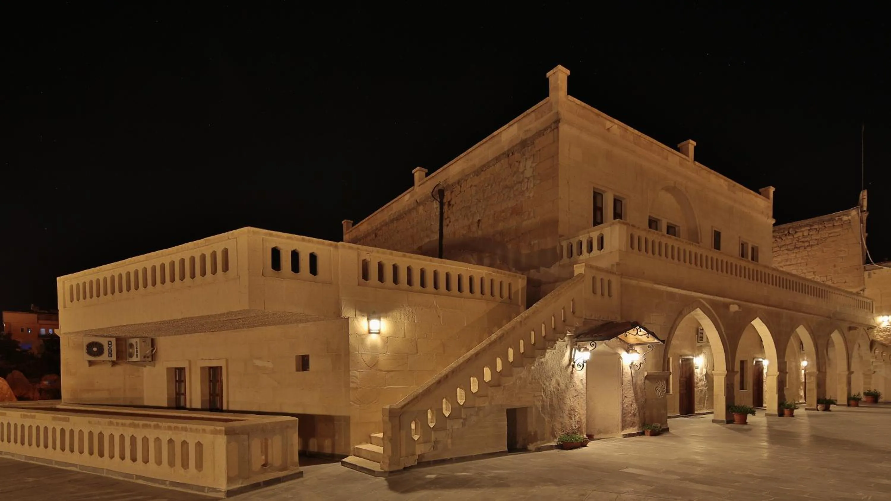 Facade/entrance in Dilek Kaya Otel