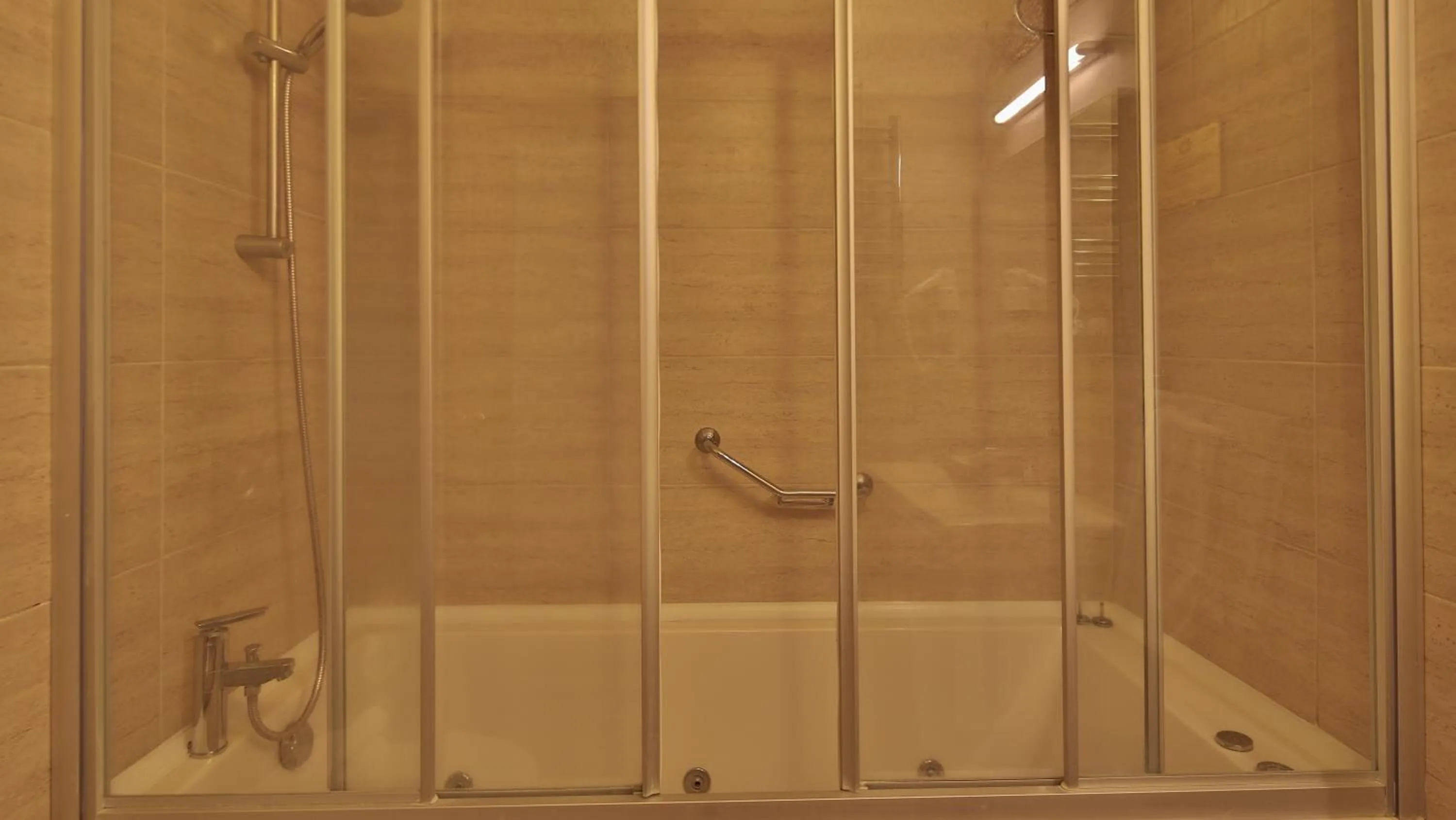 Bathroom in Dilek Kaya Otel