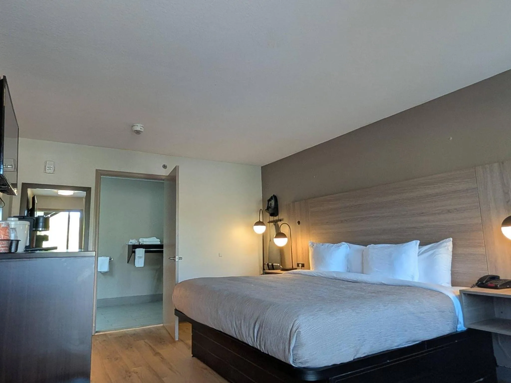 Bedroom, Bed in Super 8 by Wyndham Helen