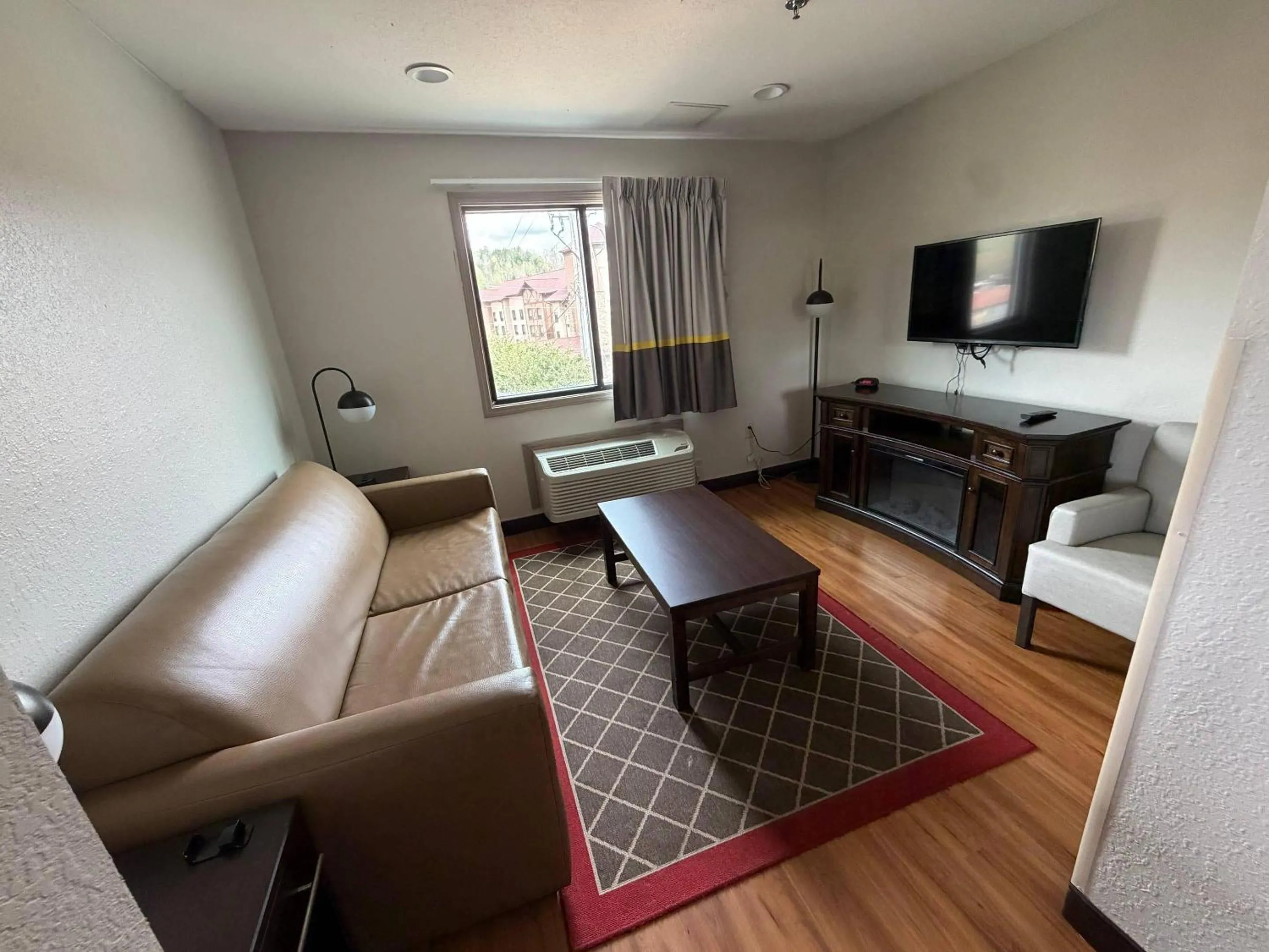 Bedroom in Super 8 by Wyndham Helen