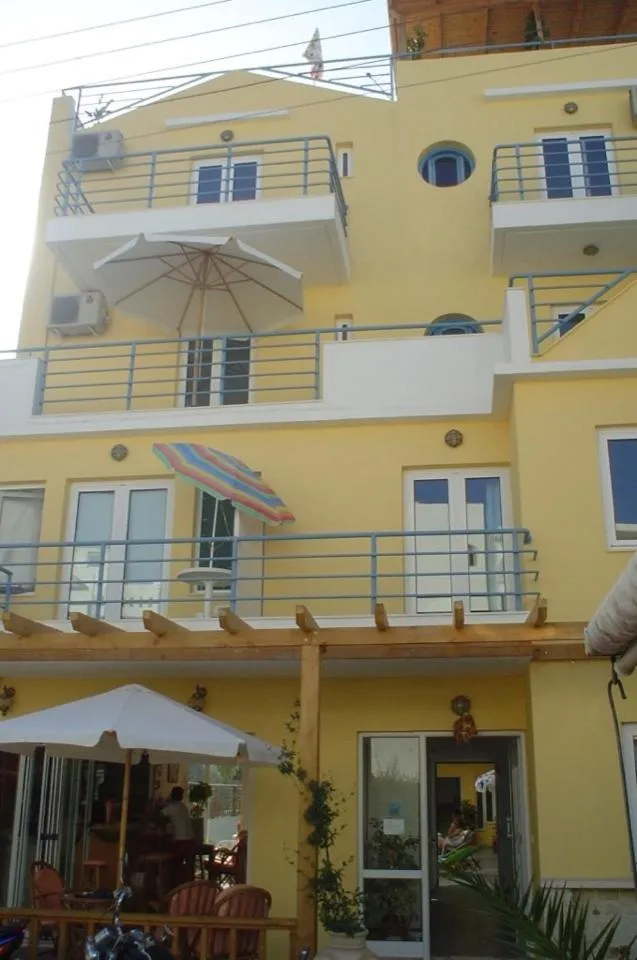 Facade/entrance in Olympic Star