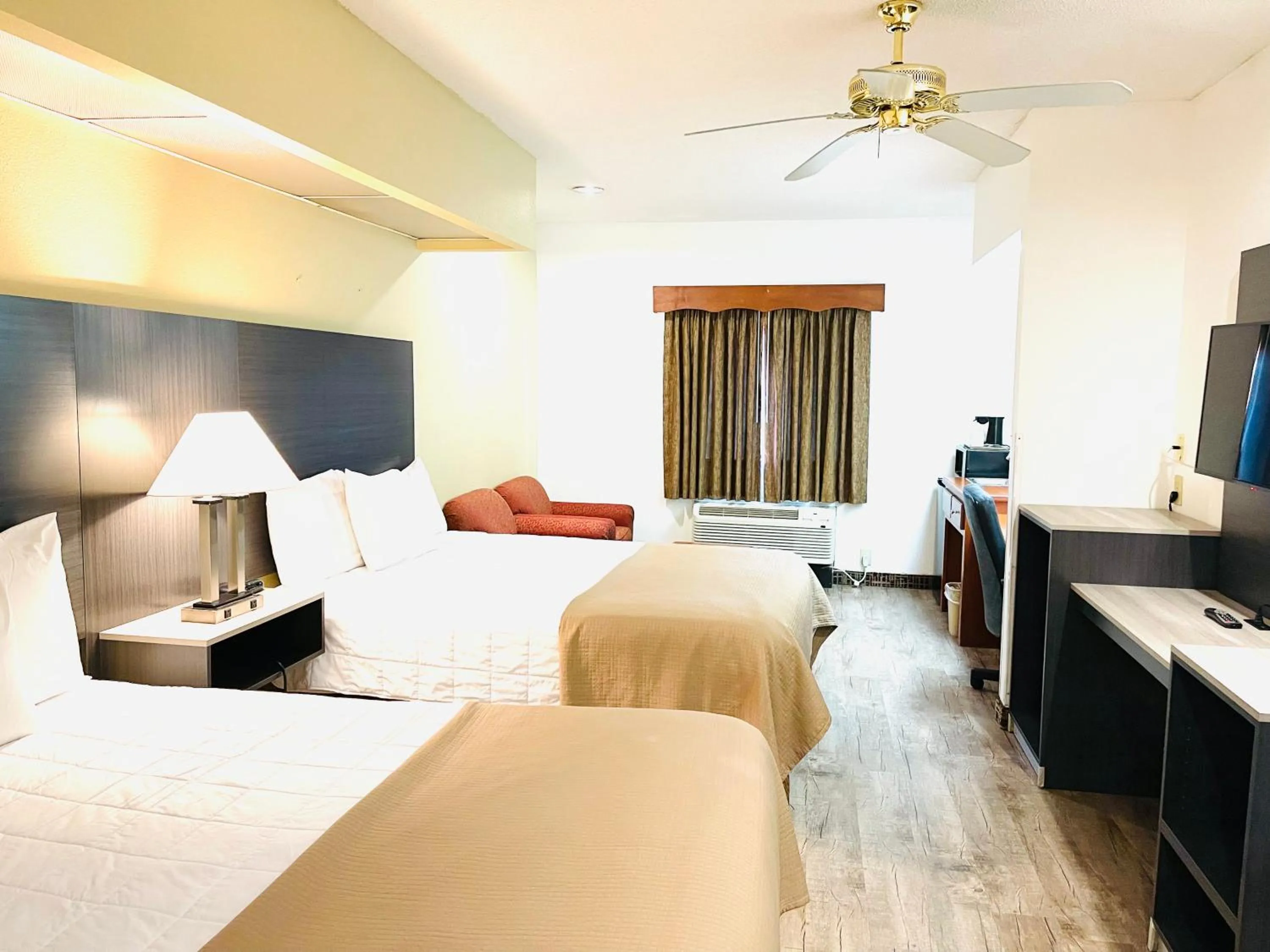 Bed in America's Best Inns Flowood