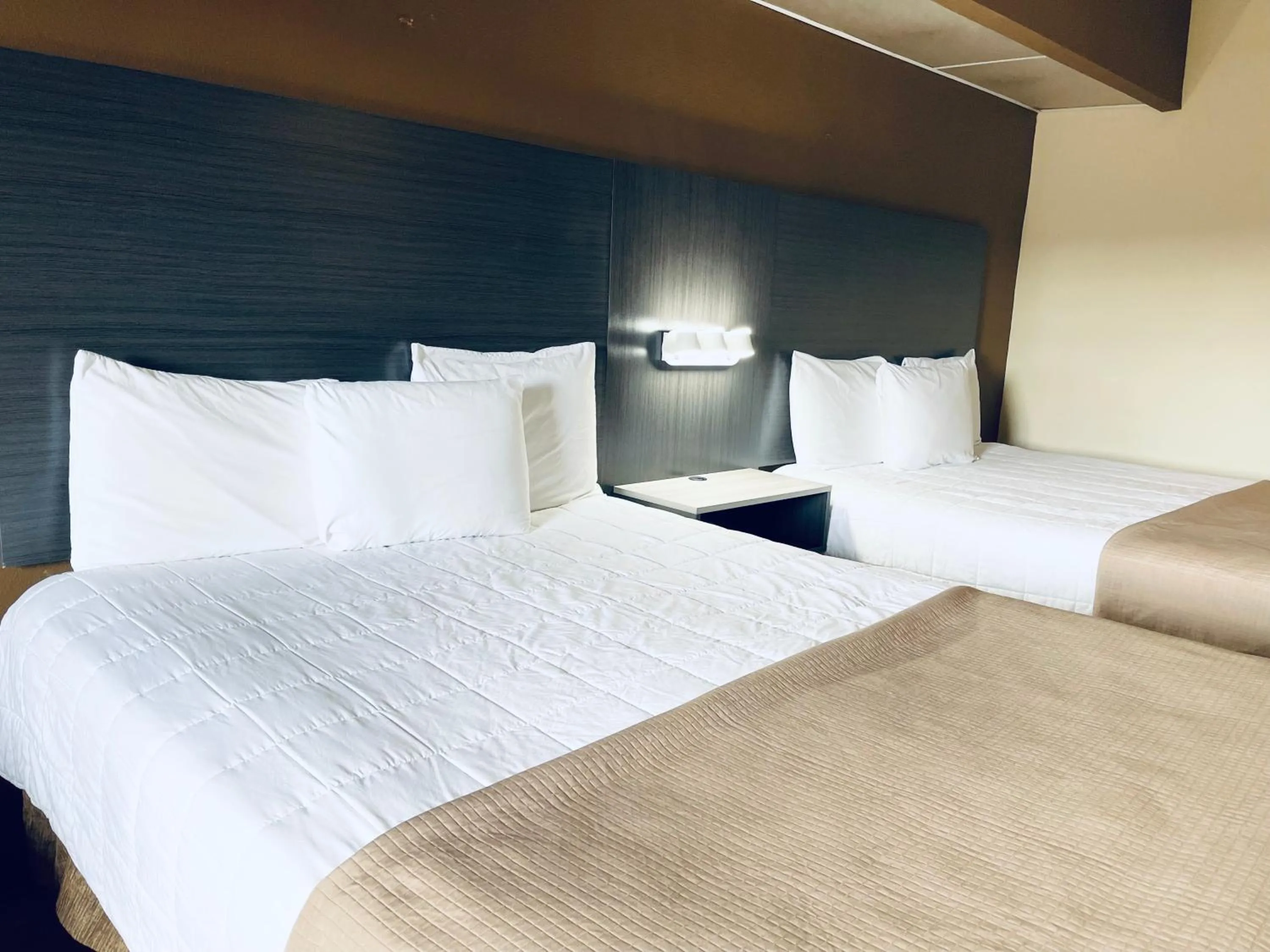 Bed in America's Best Inns Flowood