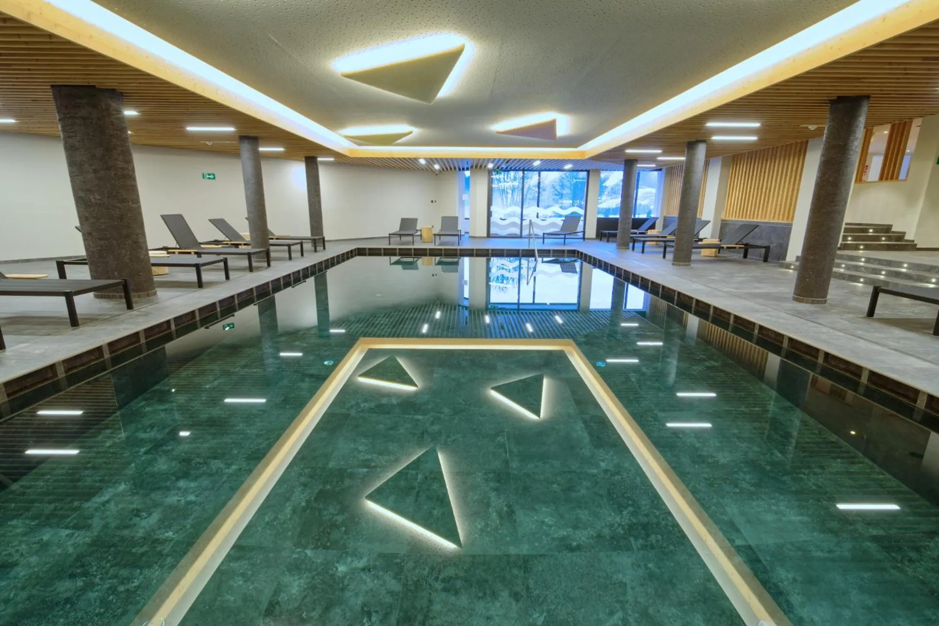 Swimming pool in Bonfanti Design Hotel