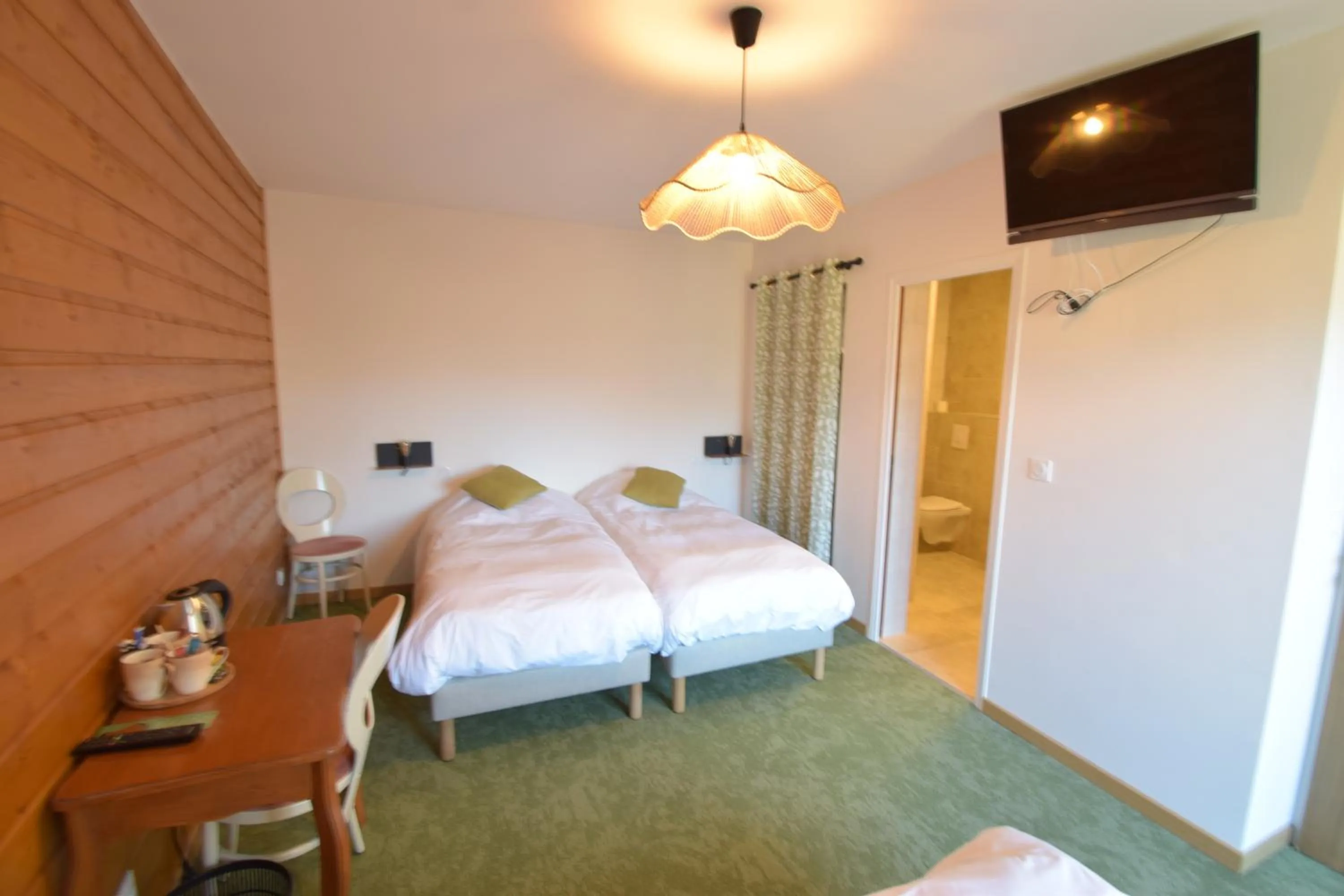 Bed in Hotel Les Chenets