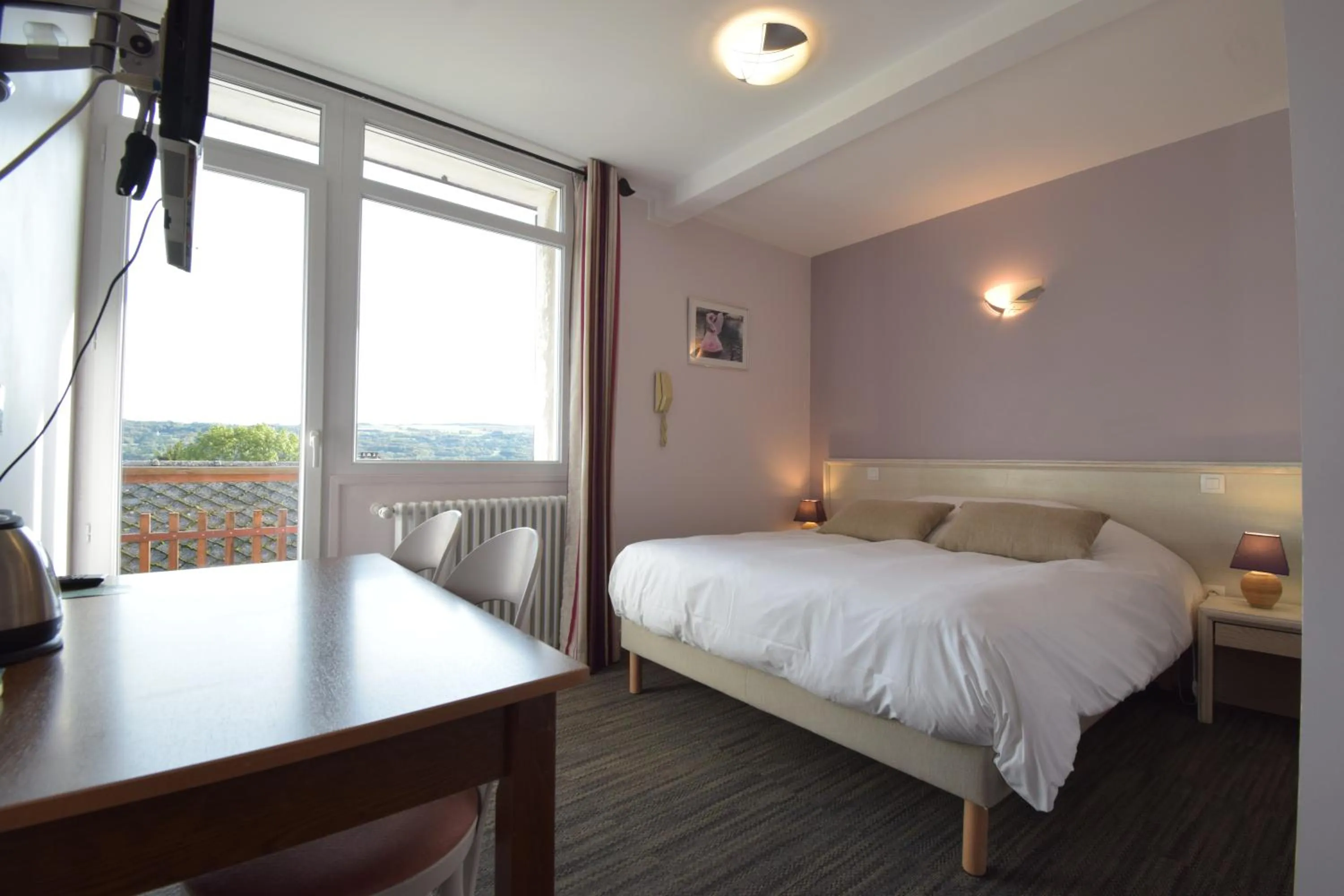 Bed in Hotel Les Chenets