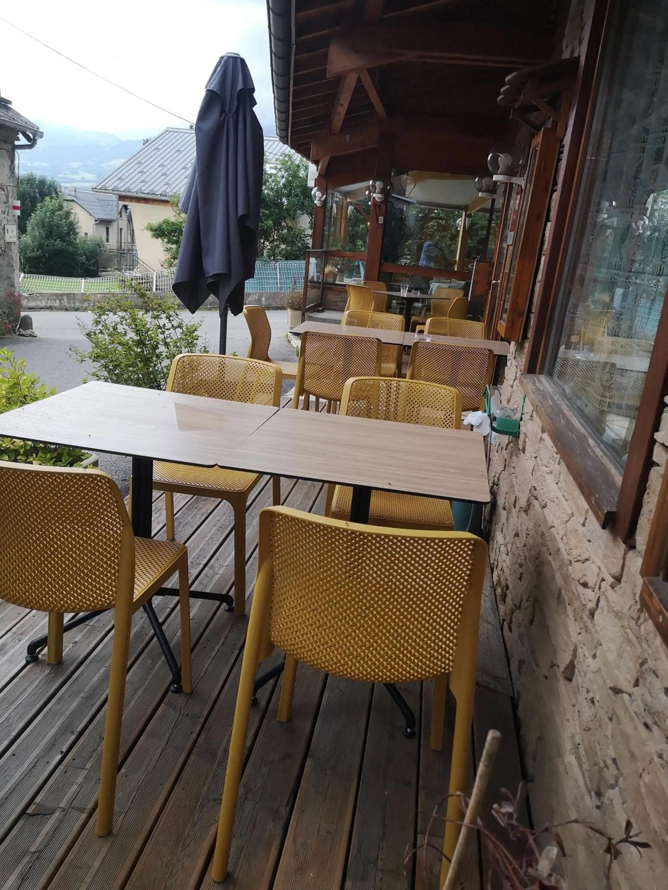 Restaurant/places to eat in Hotel Les Chenets