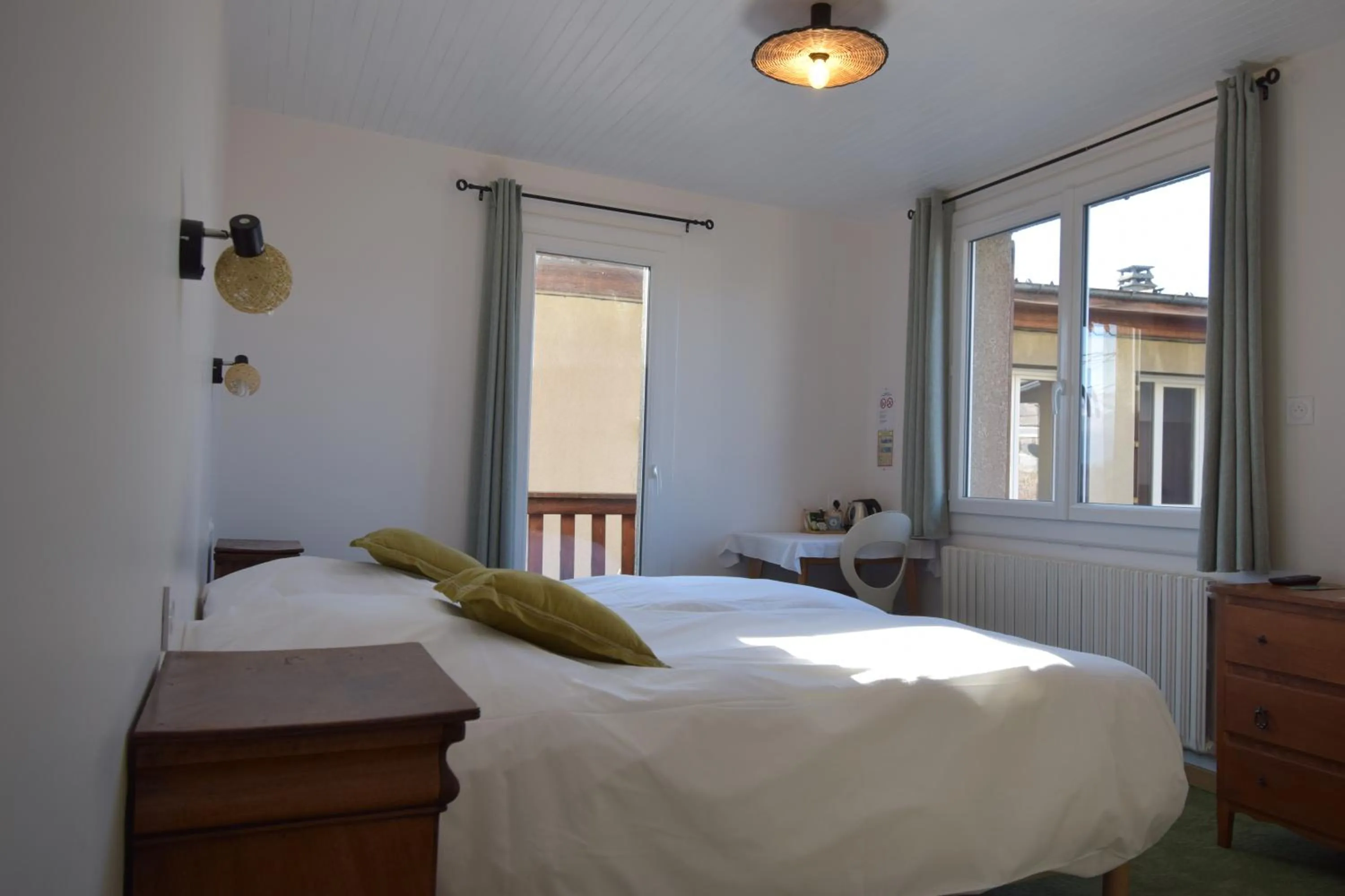 Bed in Hotel Les Chenets