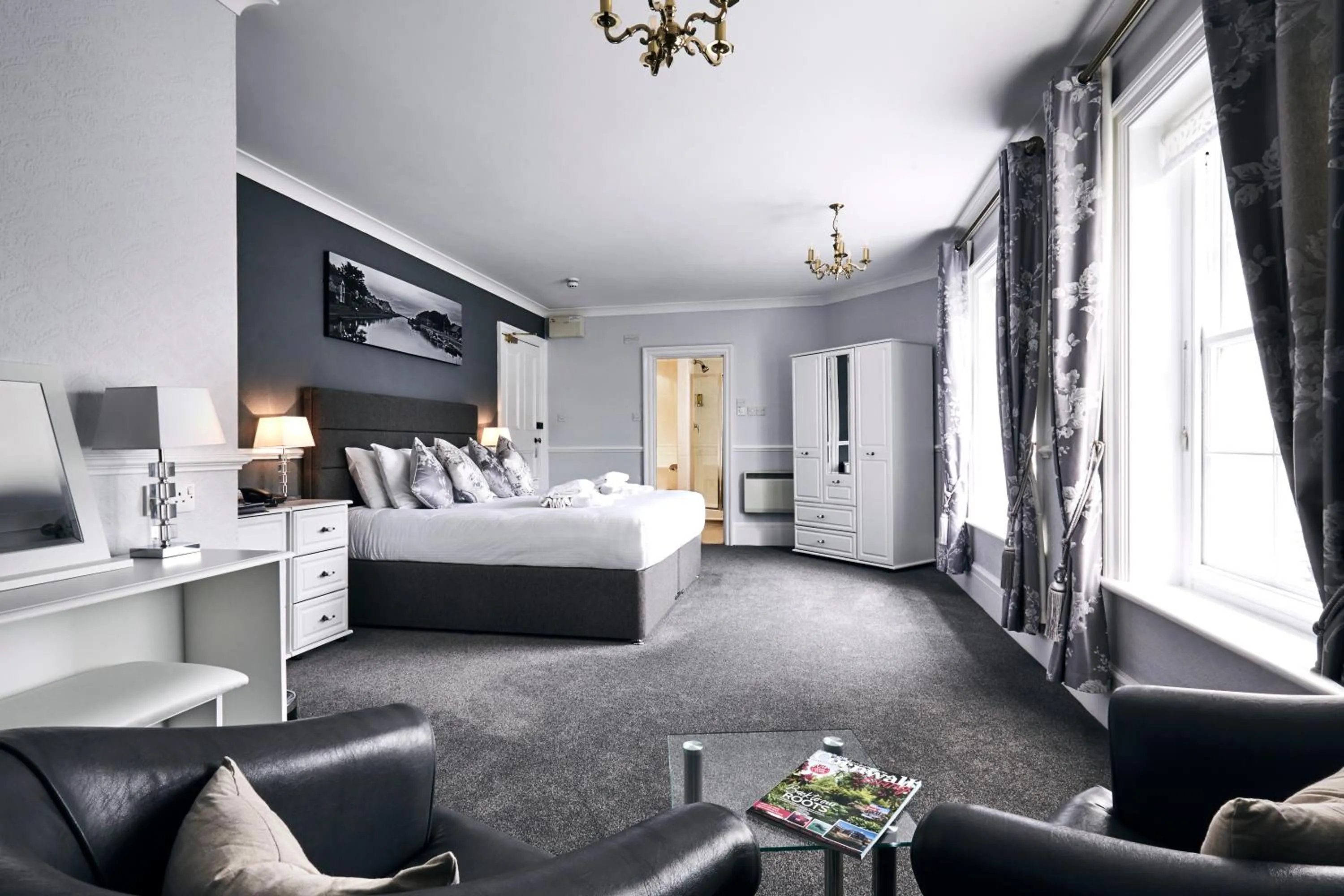 Photo of the whole room, Bed in The Falcon Hotel