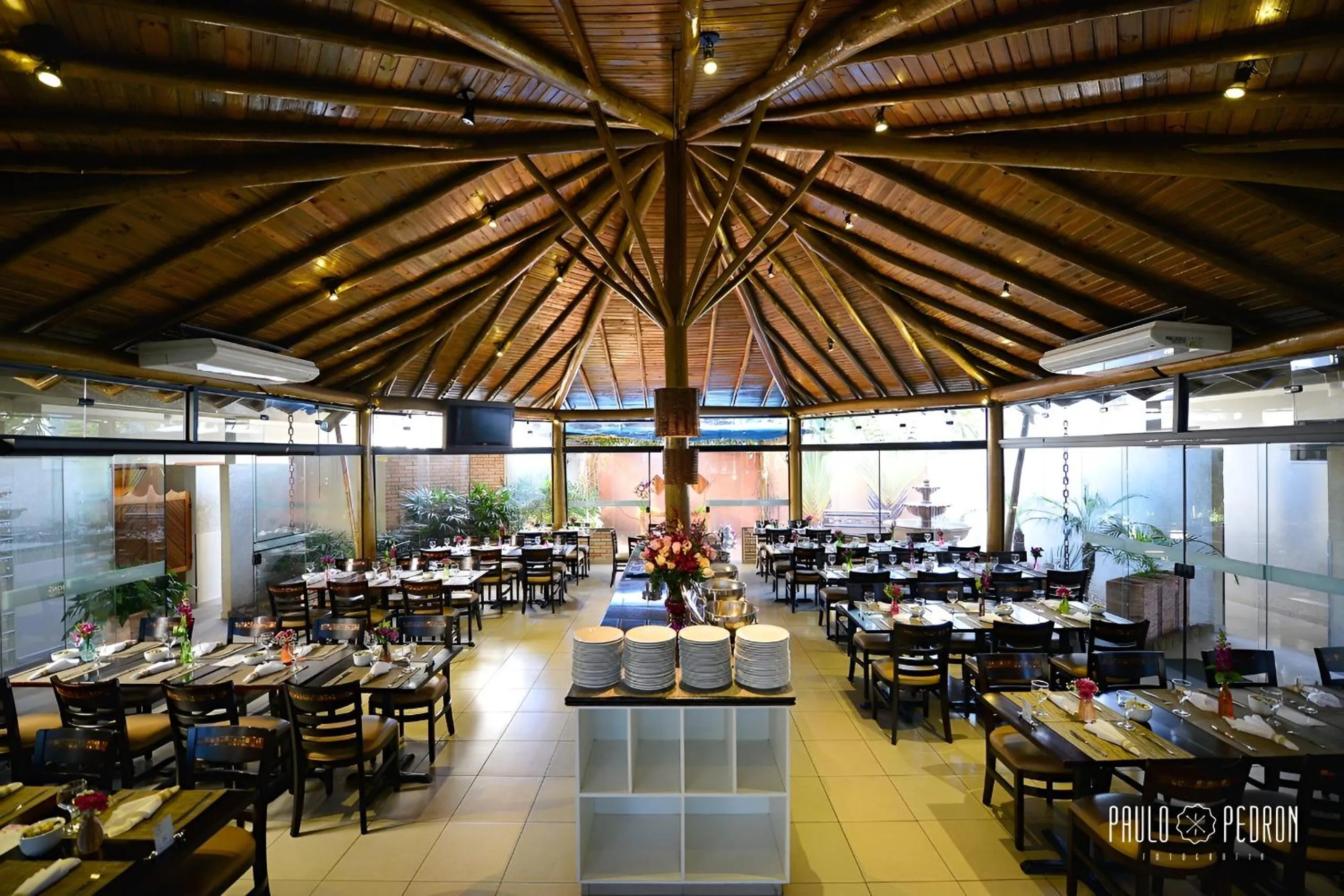 Restaurant/places to eat in Limeira Suítes