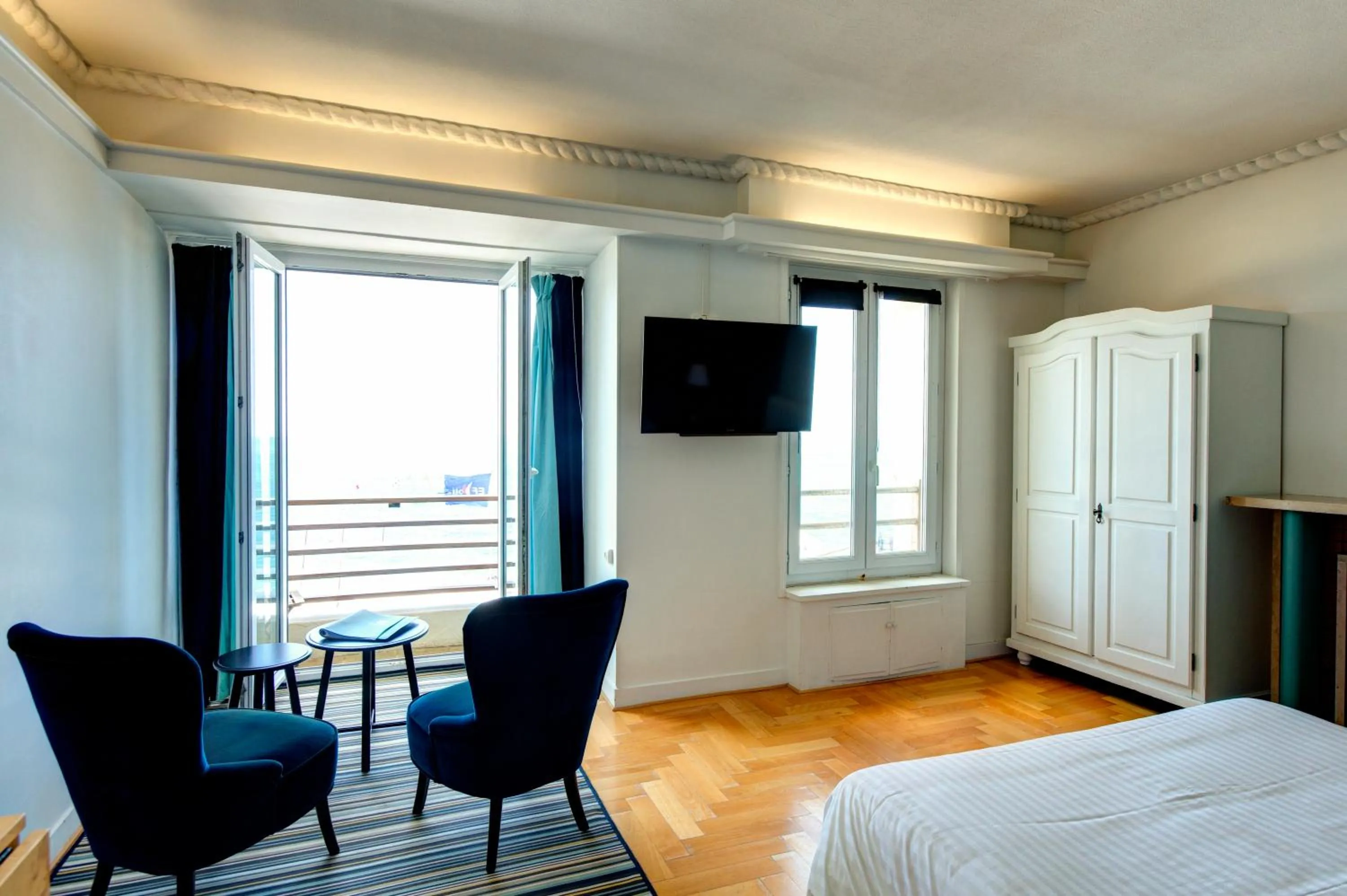 Photo of the whole room, Bed in Le Gîte de la Plage