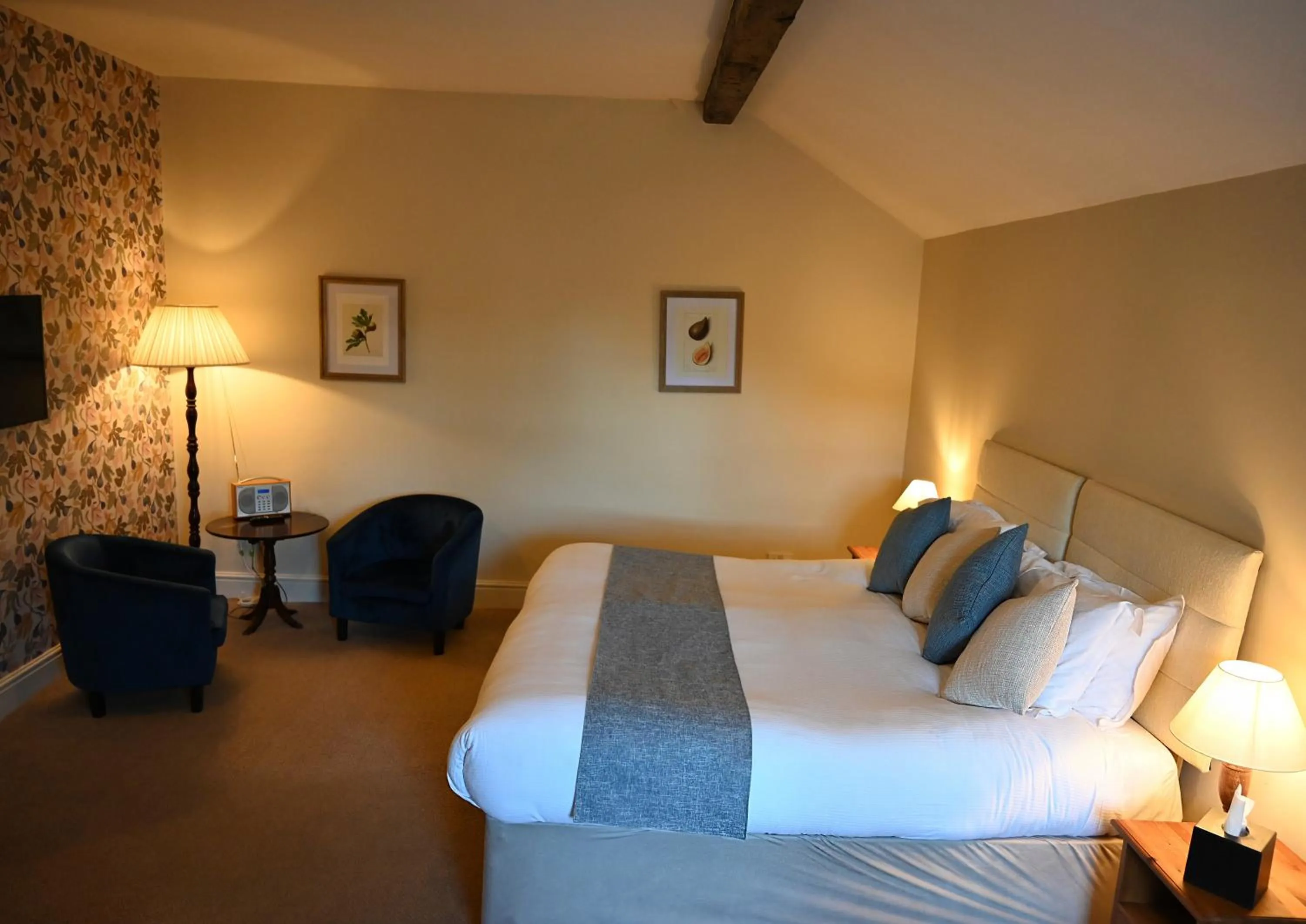 Bedroom, Bed in Orchard Club