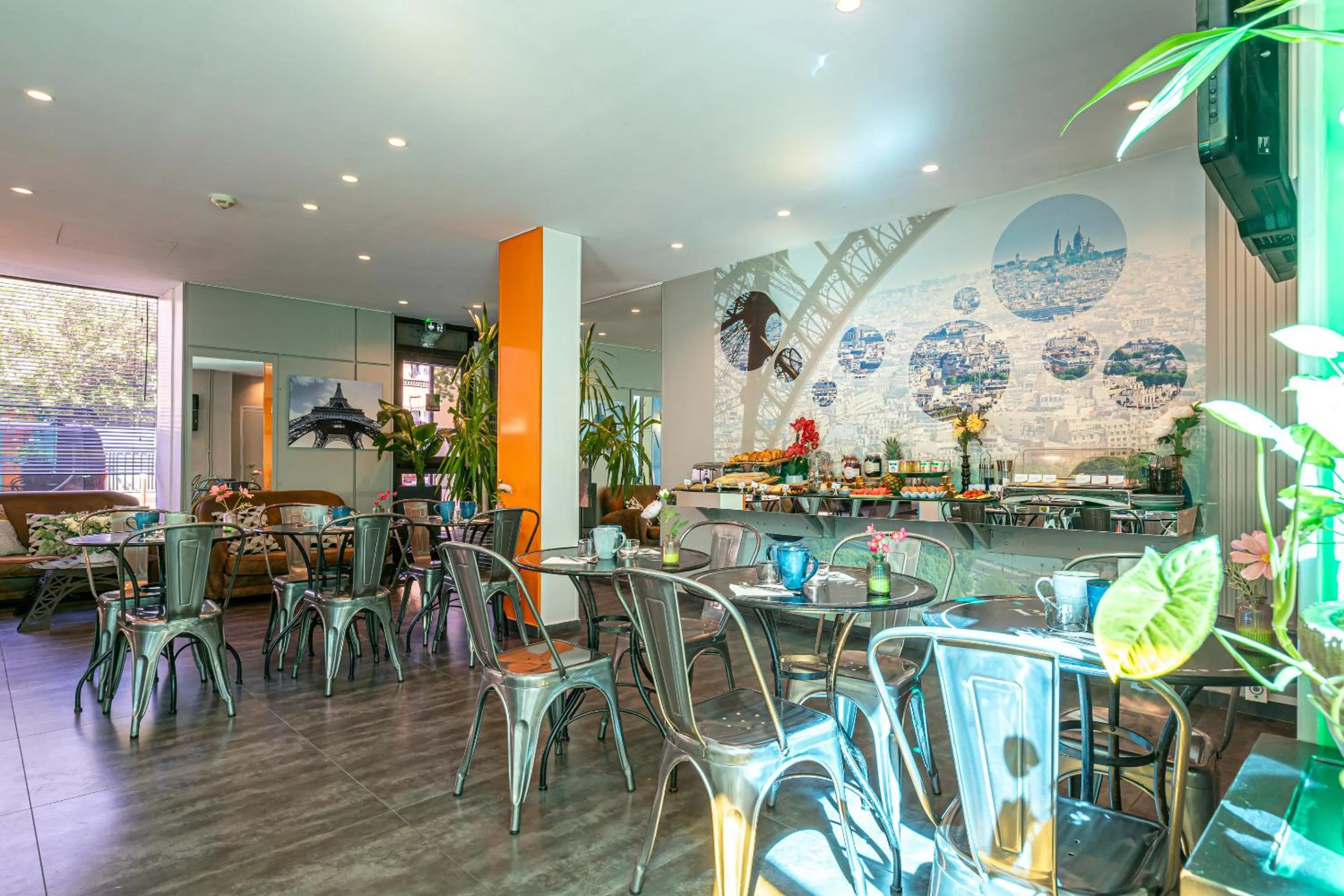 Communal lounge/ TV room in Hotel Alpha Paris Eiffel by Patrick Hayat