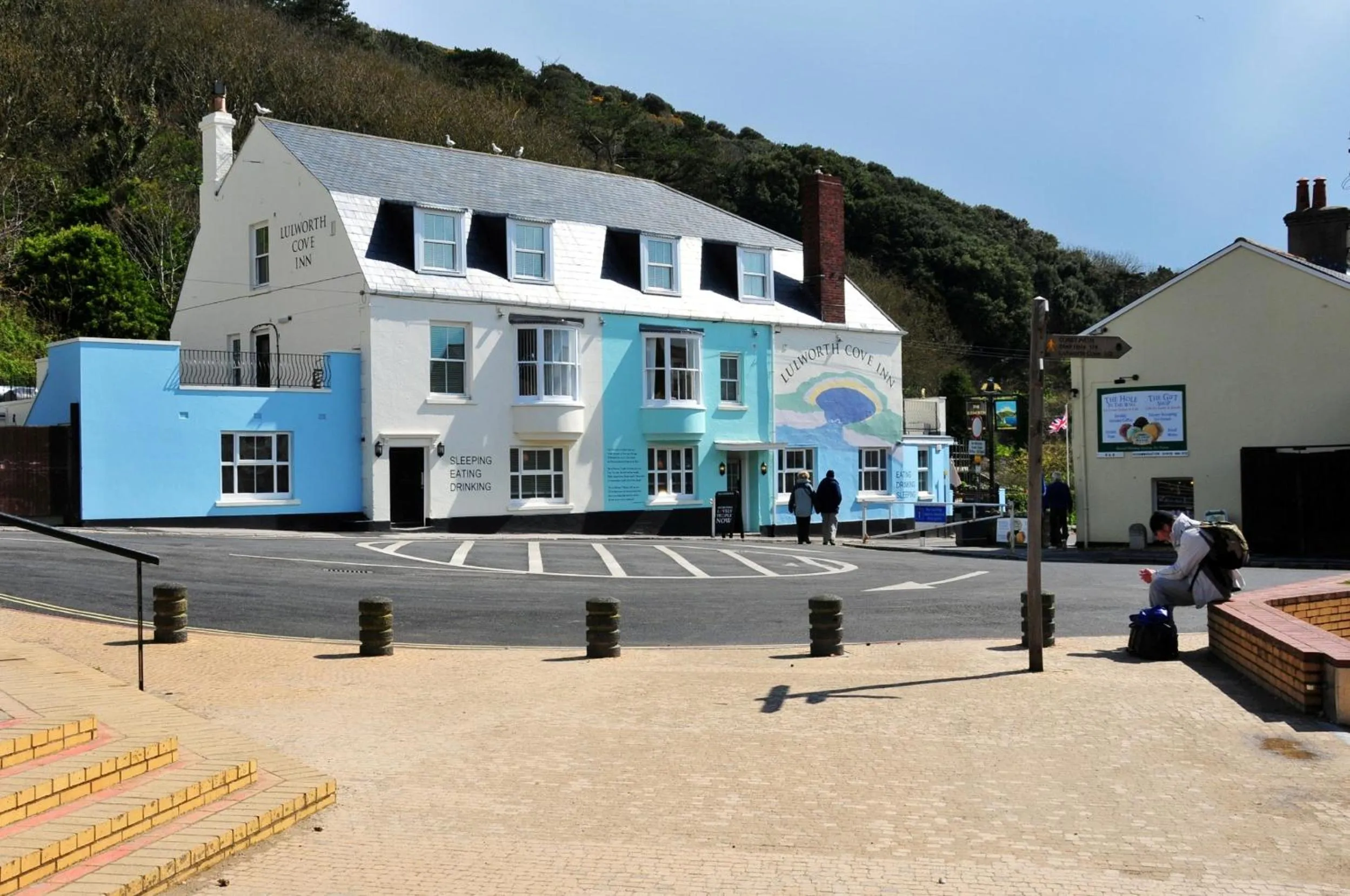 Facade/entrance in Lulworth Cove Inn