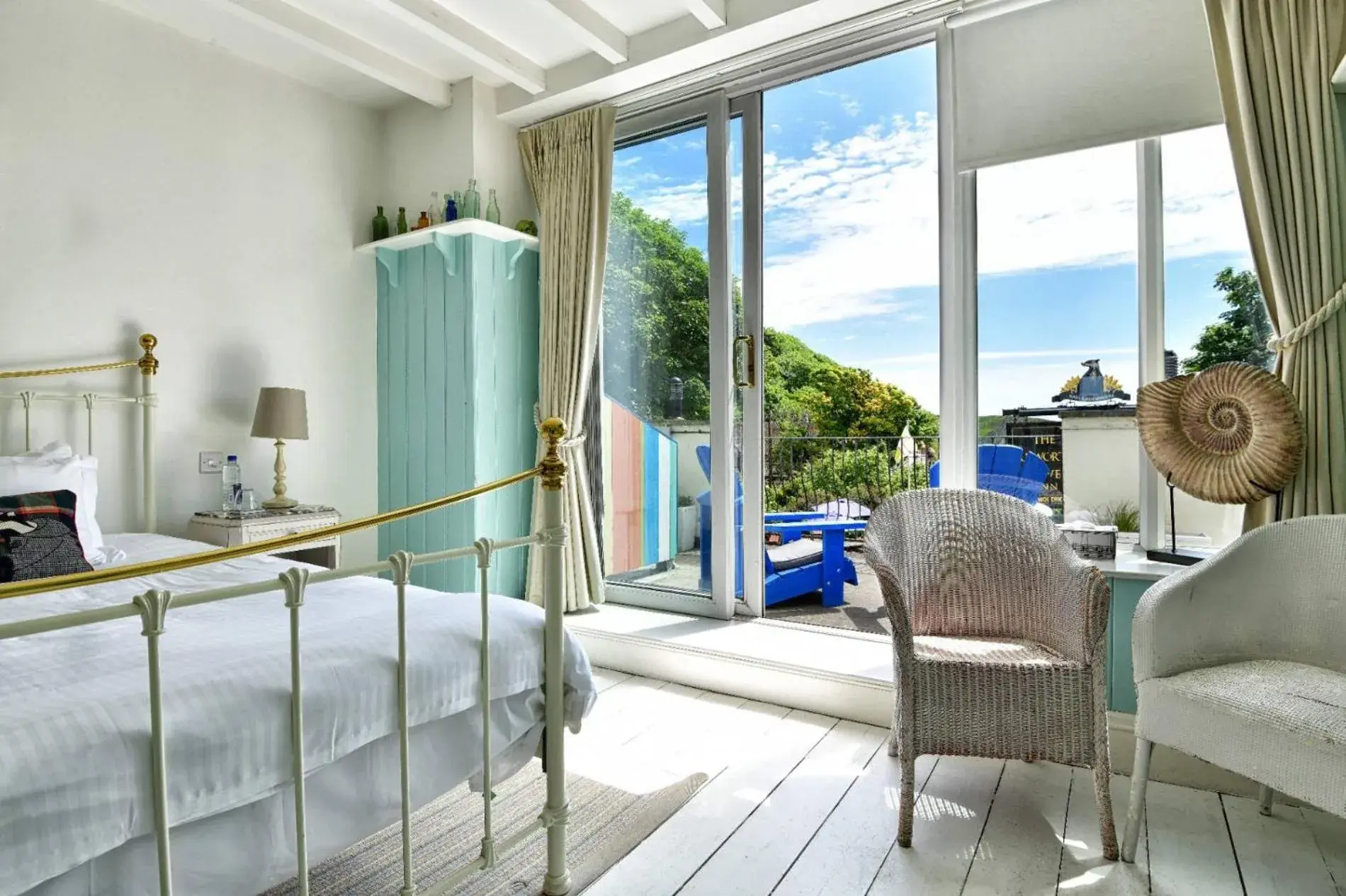 Deluxe Double Room with Balcony in Lulworth Cove Inn Deluxe Double Room with Balcony in Lulworth Cove Inn