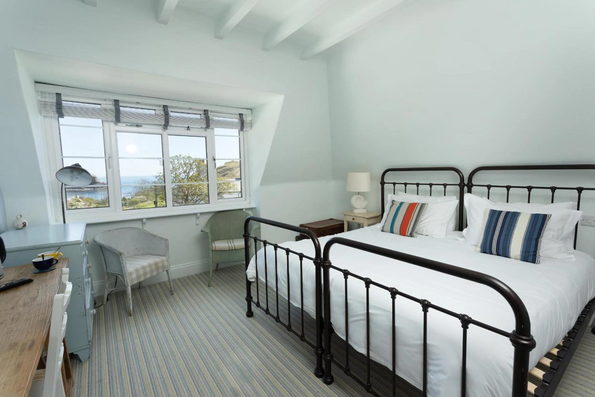 Bedroom, Bed in Lulworth Cove Inn