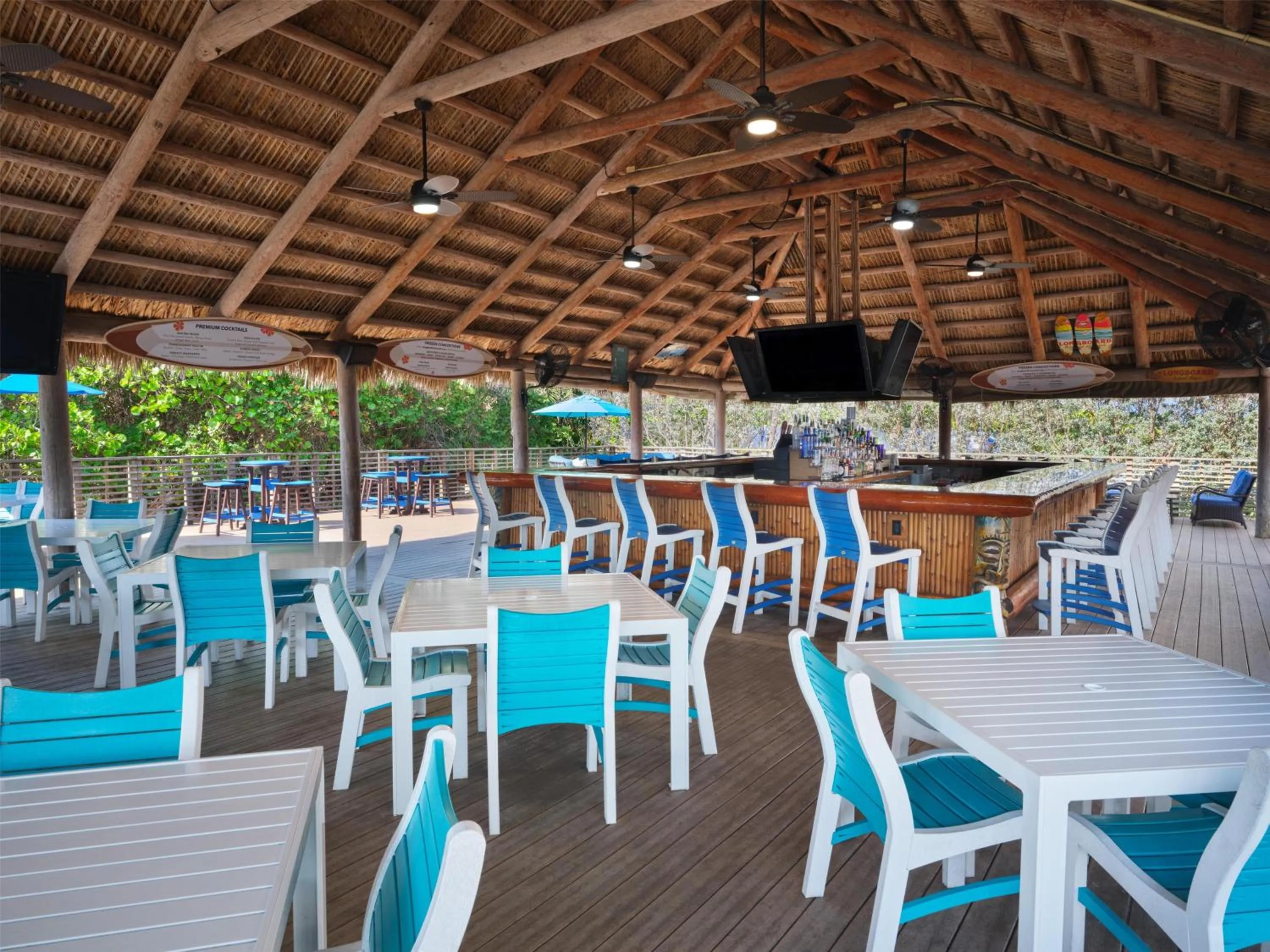 Lounge or bar in Hilton Cocoa Beach Oceanfront