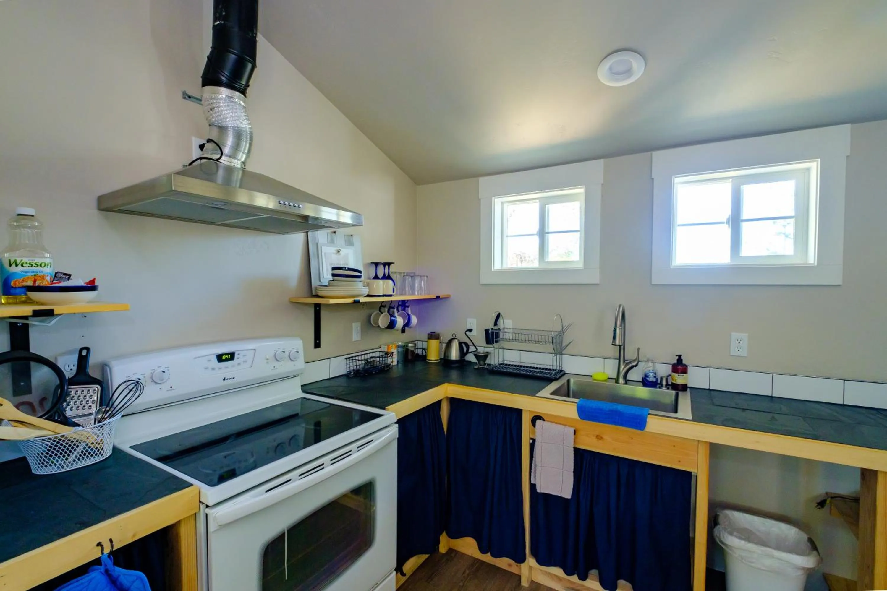 Eastside Guesthouse and Bivy