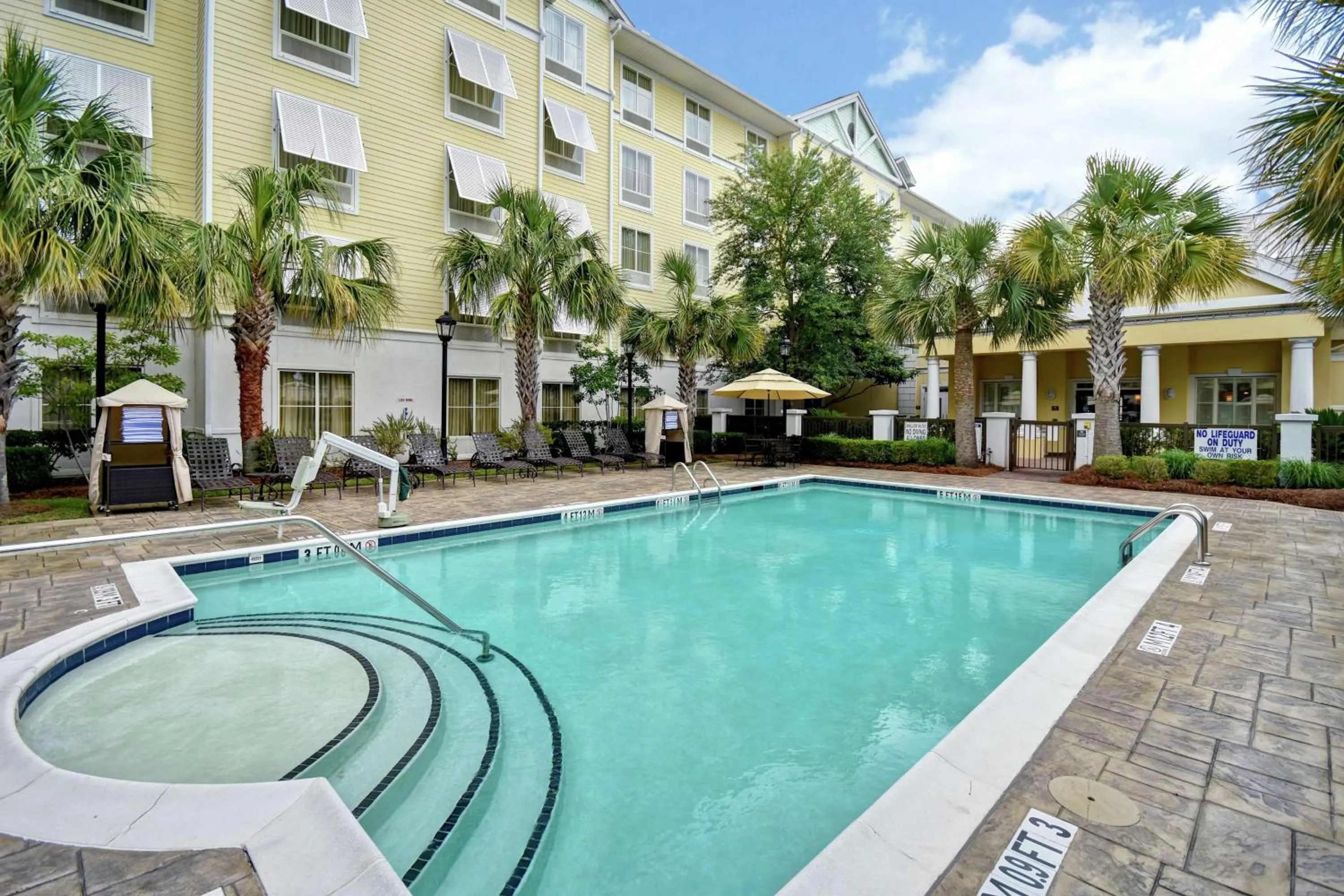 Pool view in Homewood Suites by Hilton Charleston Airport/Convention Center