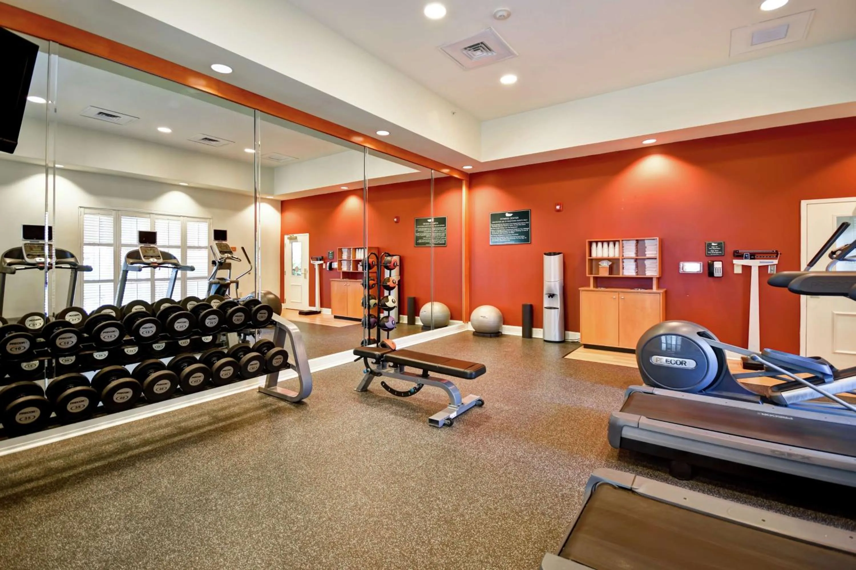 Fitness centre/facilities in Homewood Suites by Hilton Charleston Airport/Convention Center