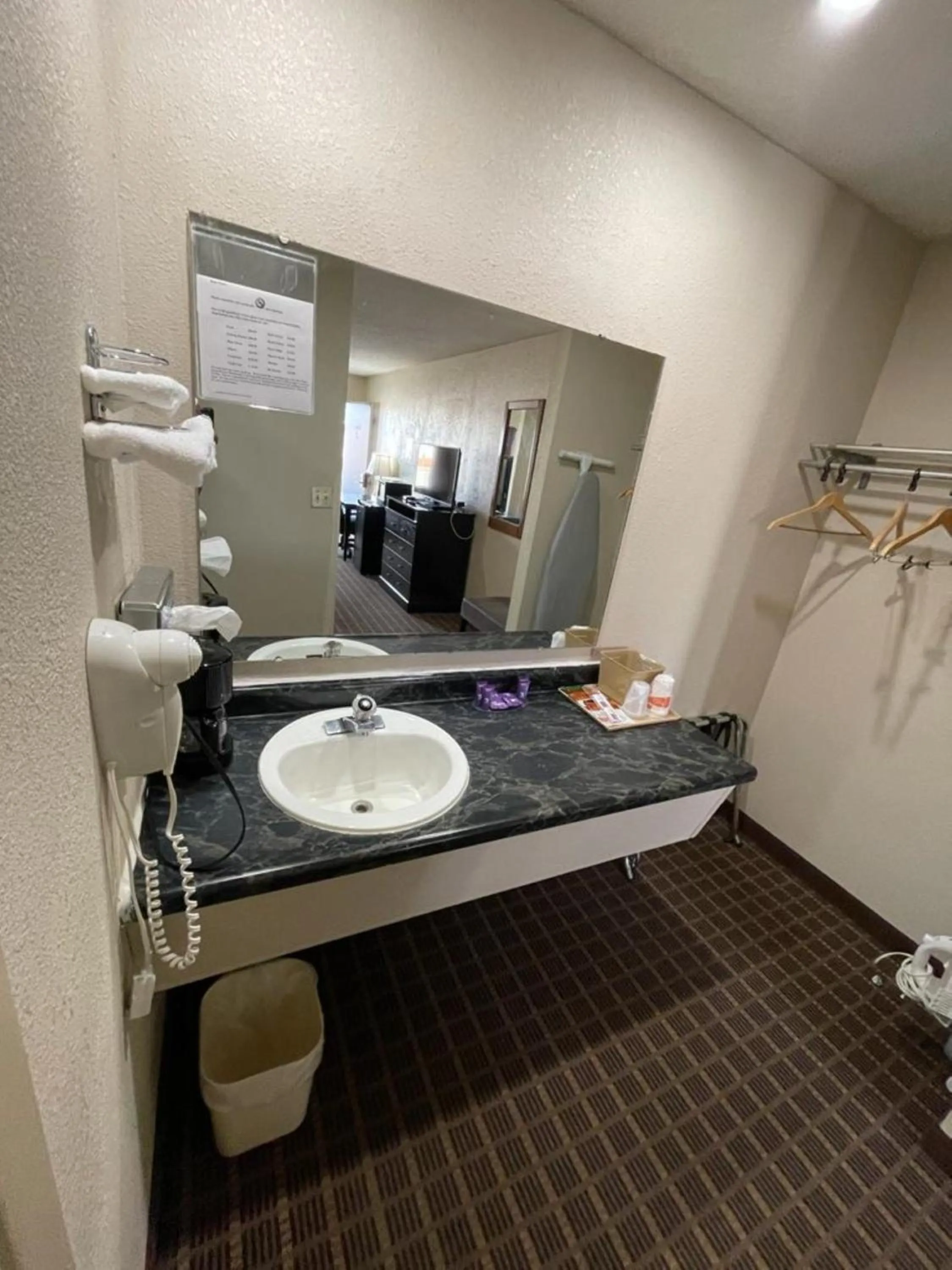 Knights Inn & Suites Emporia