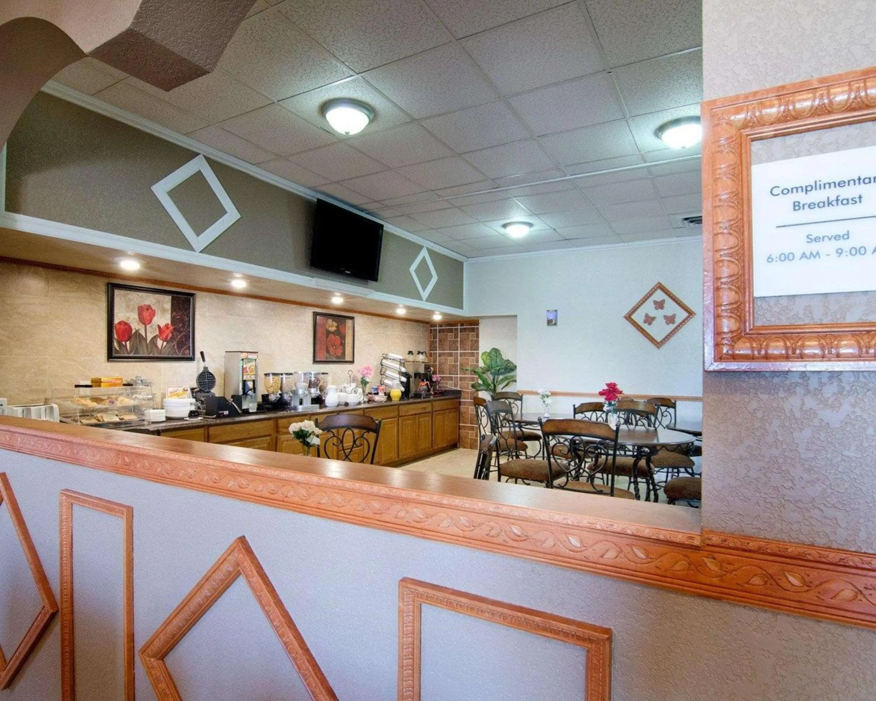Restaurant/places to eat in Knights Inn & Suites Emporia