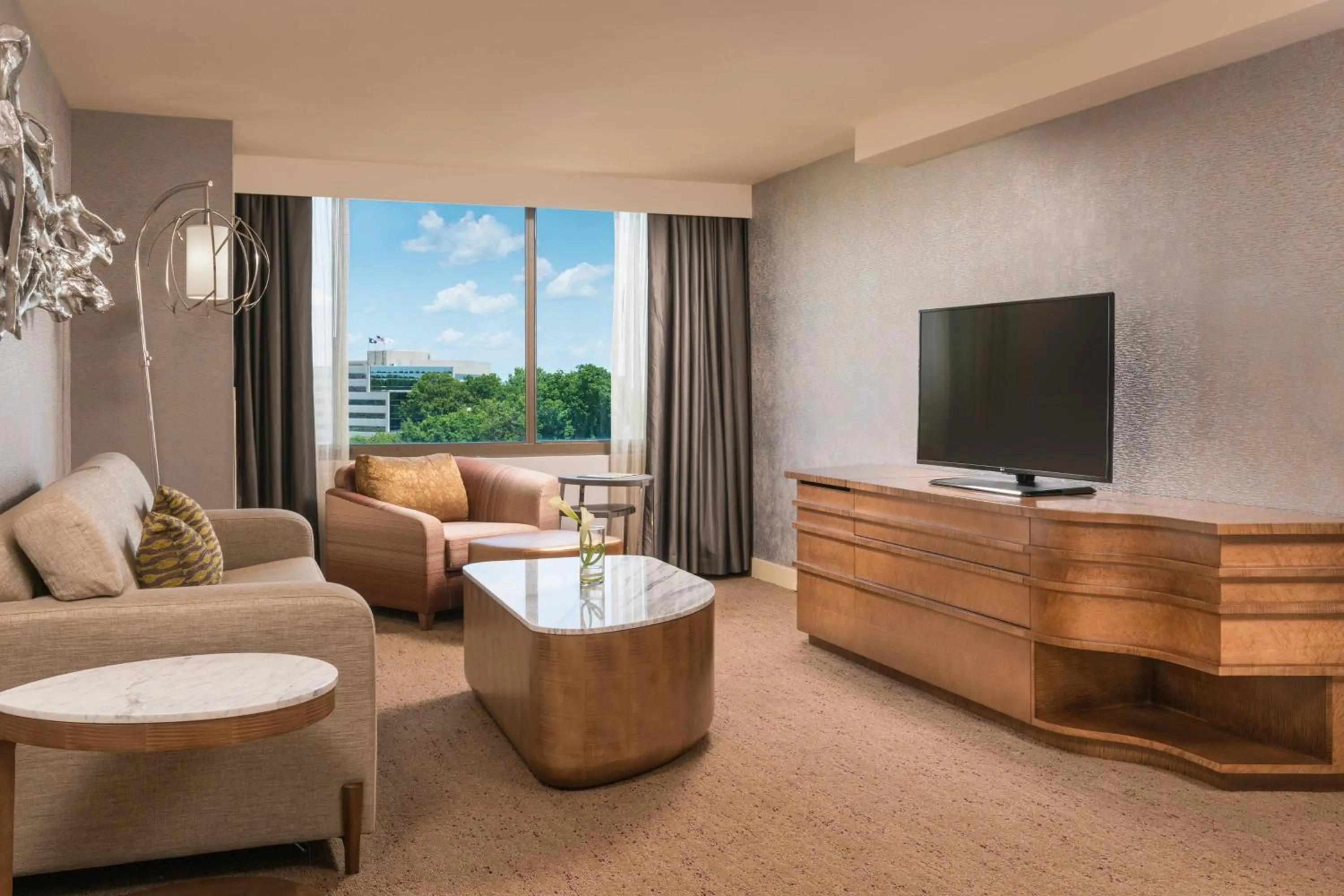 Living room in The Westin Tysons Corner
