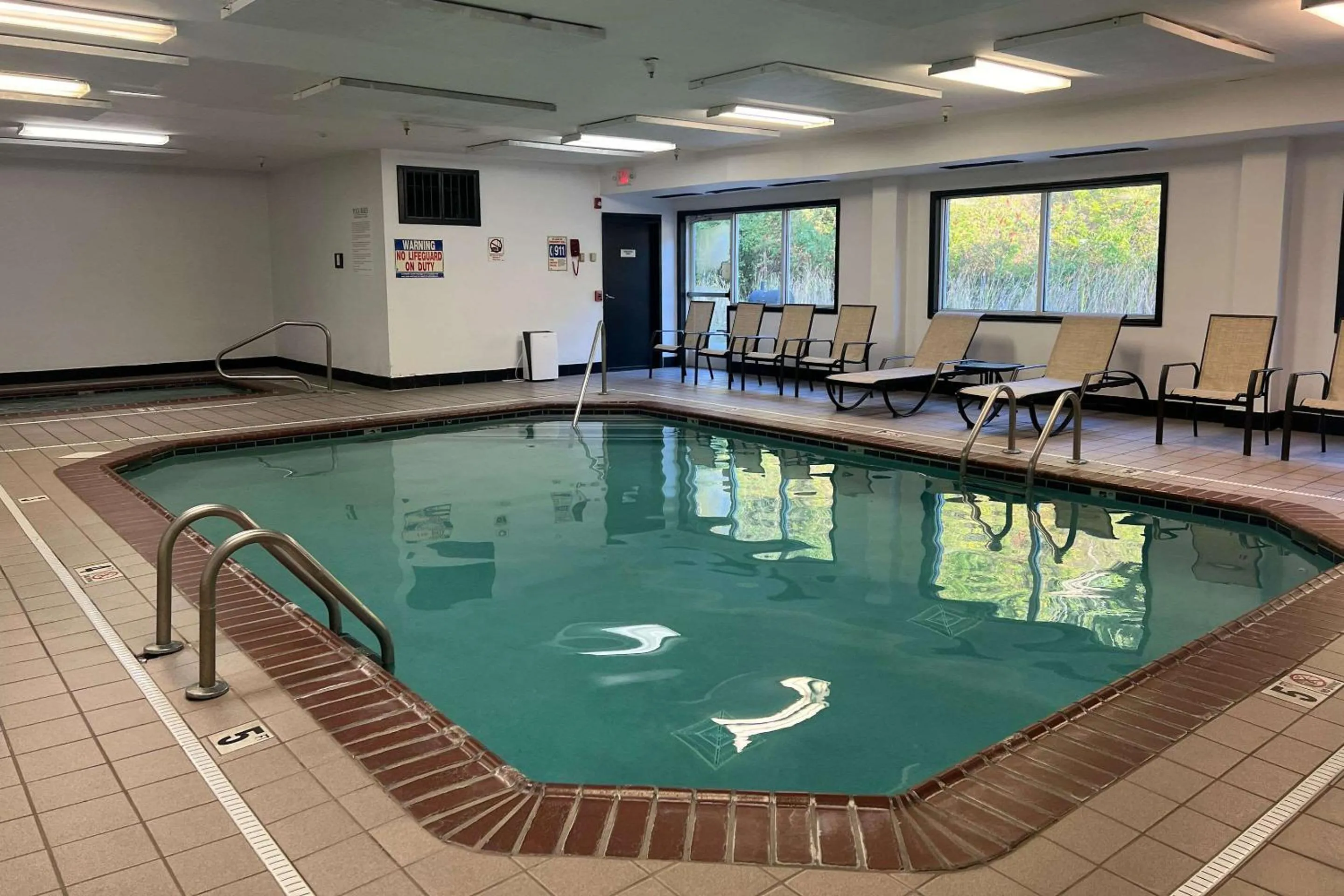 Swimming pool in Super 8 by Wyndham Huntington WV