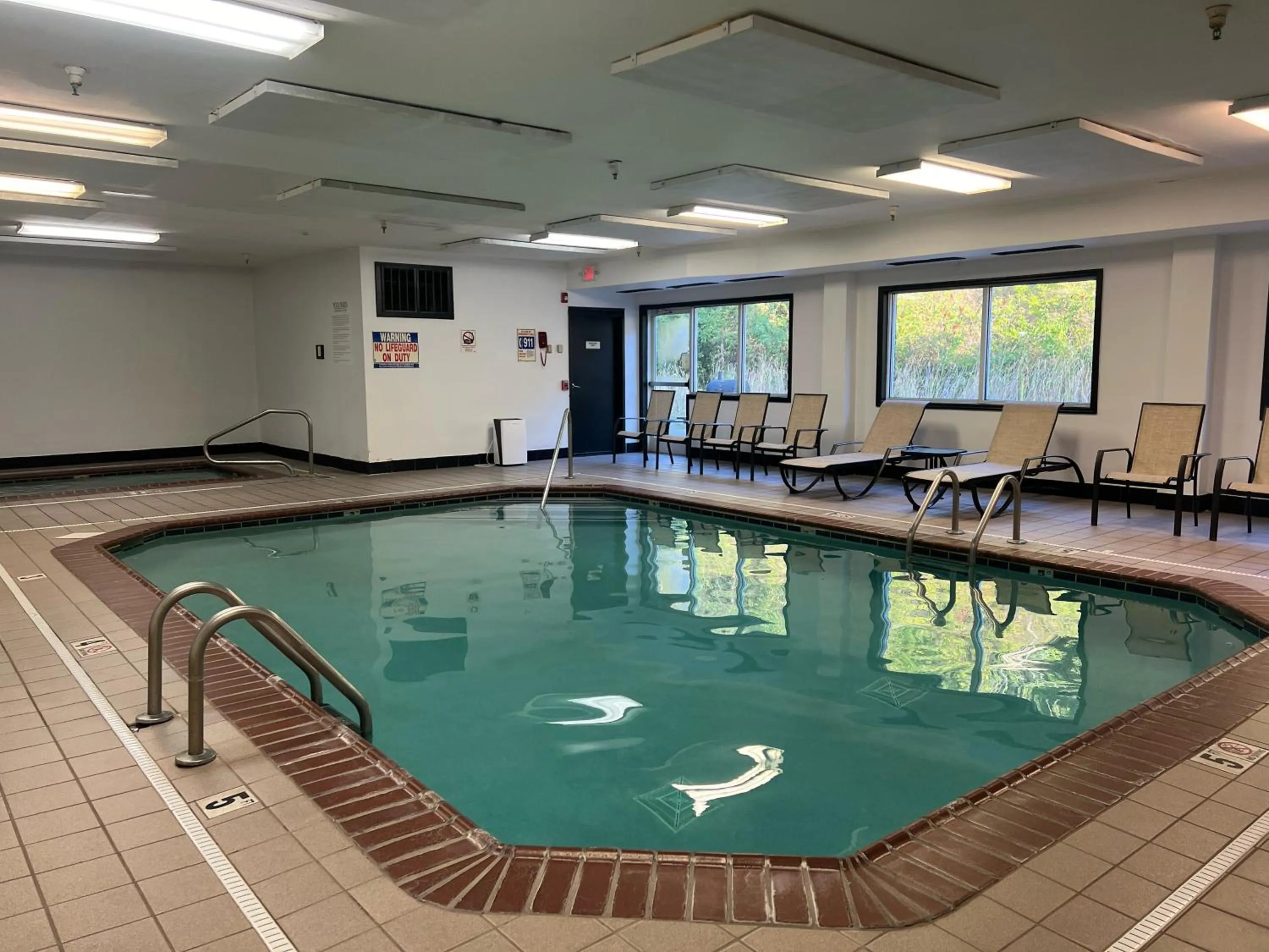 Super 8 by Wyndham Huntington WV