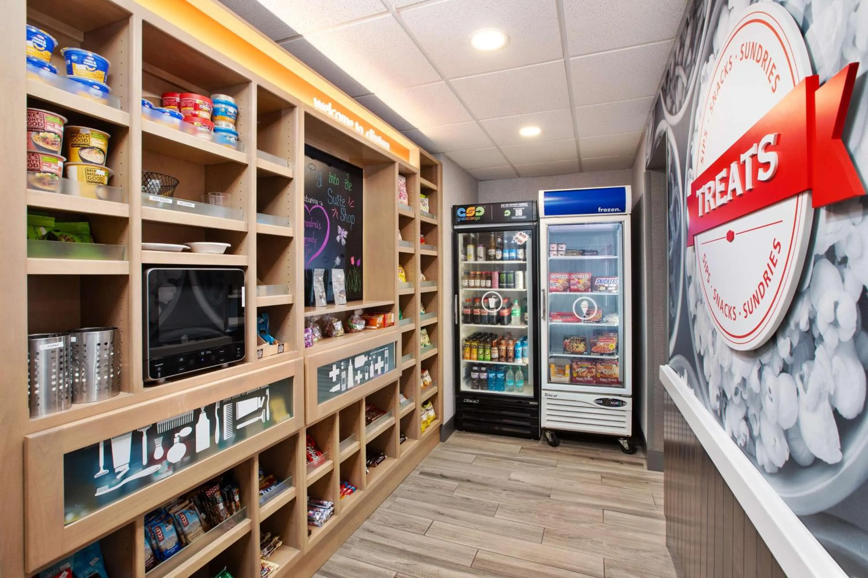 Restaurant/places to eat in Hampton Inn Clinton