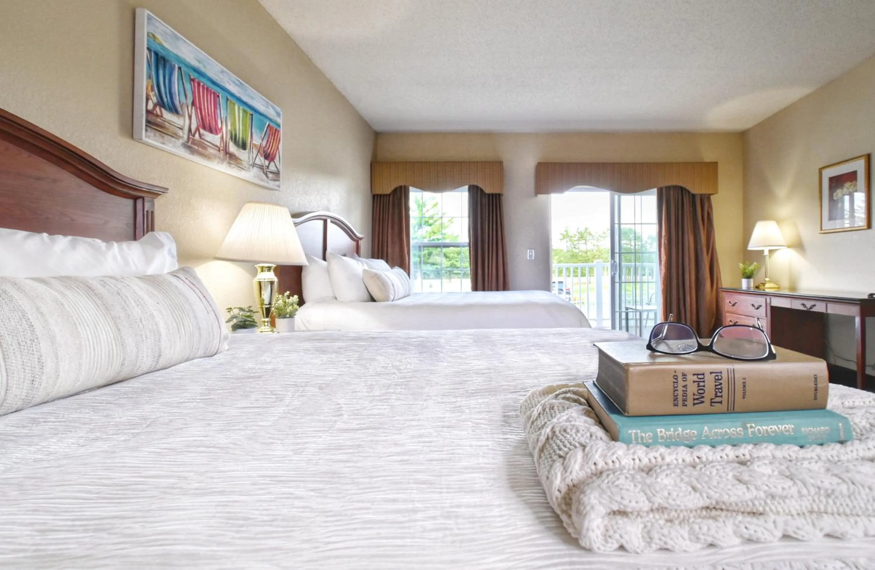 Bed in Four Seasons Island Resort