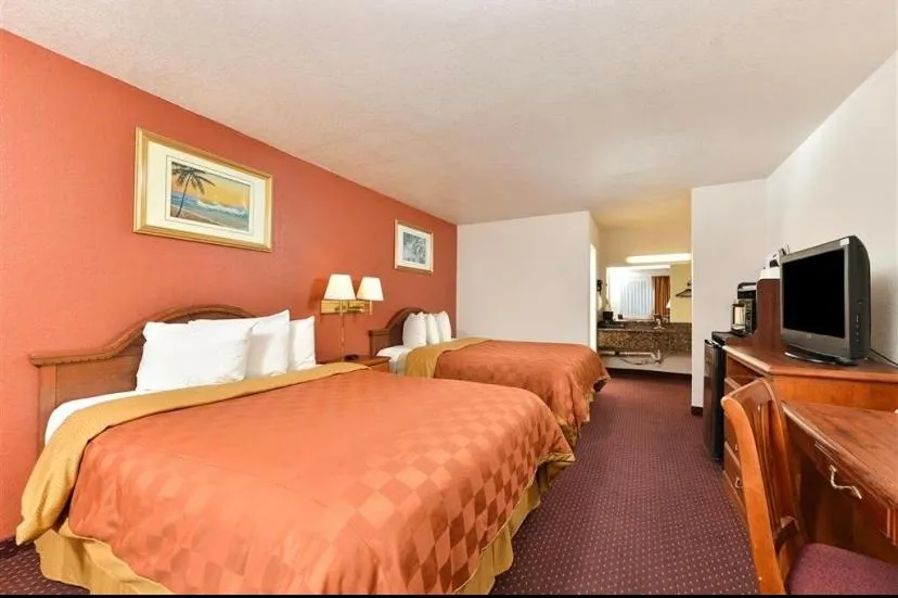 Bed in American Best Value Inn Springerville