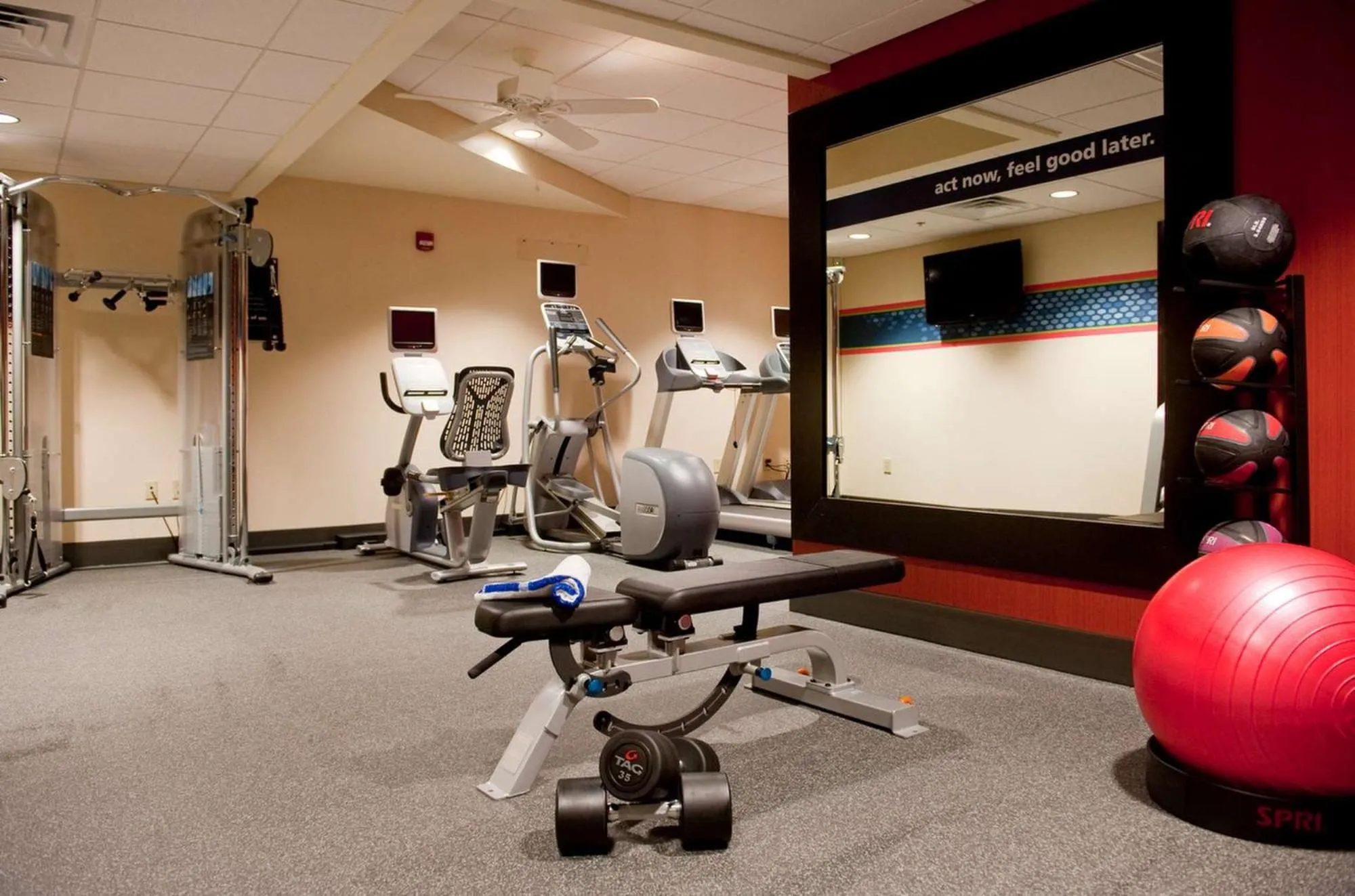 Fitness centre/facilities in Hampton Inn Nashville / Vanderbilt
