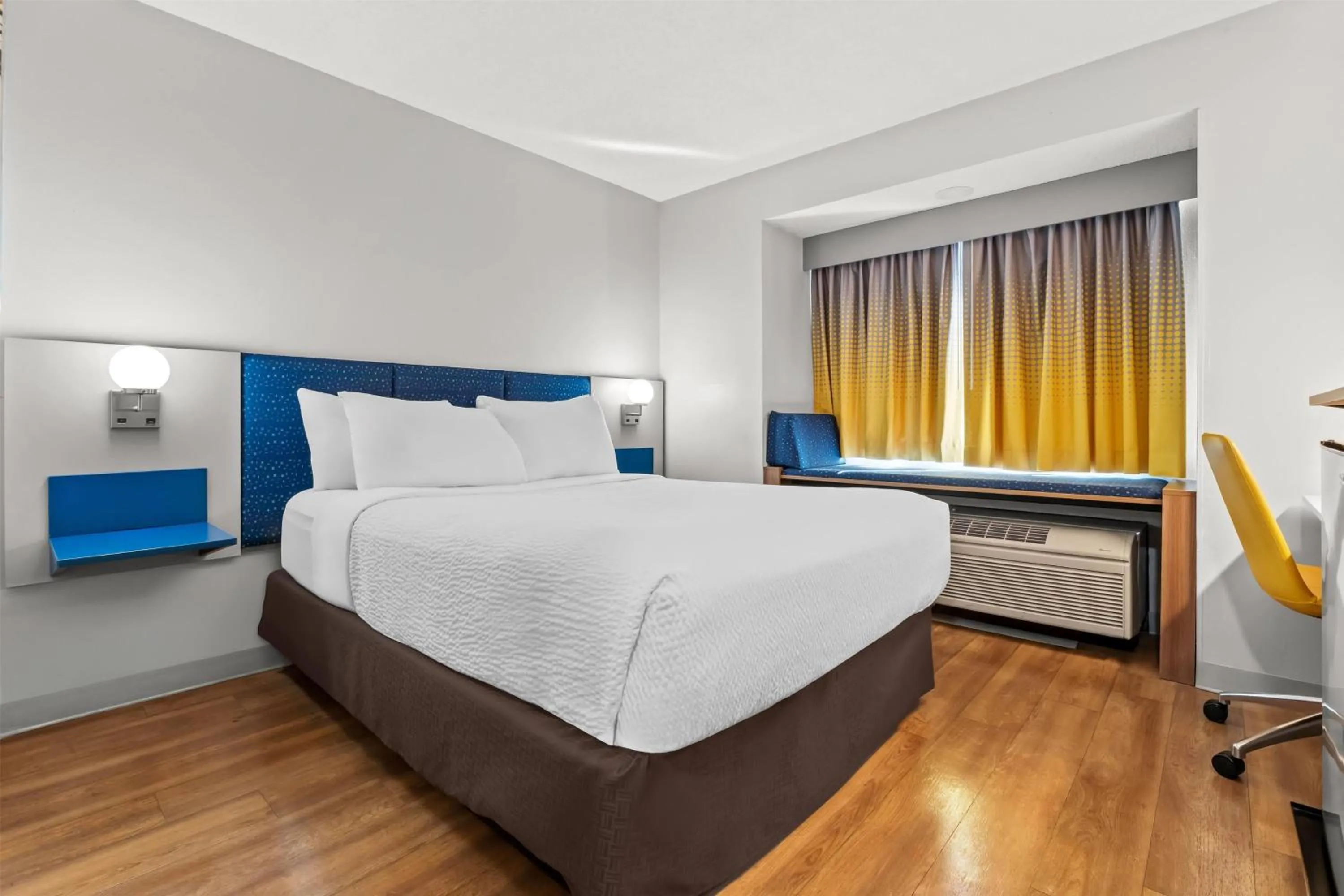 Photo of the whole room, Bed in Microtel Inn and Suites - Salisbury