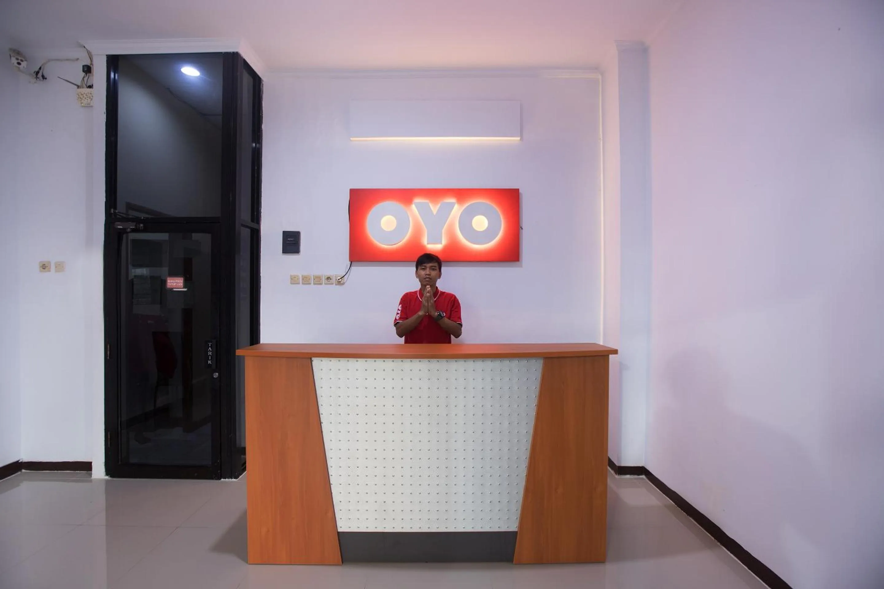 Lobby or reception in OYO 176 Near Cideng Virgo Residence