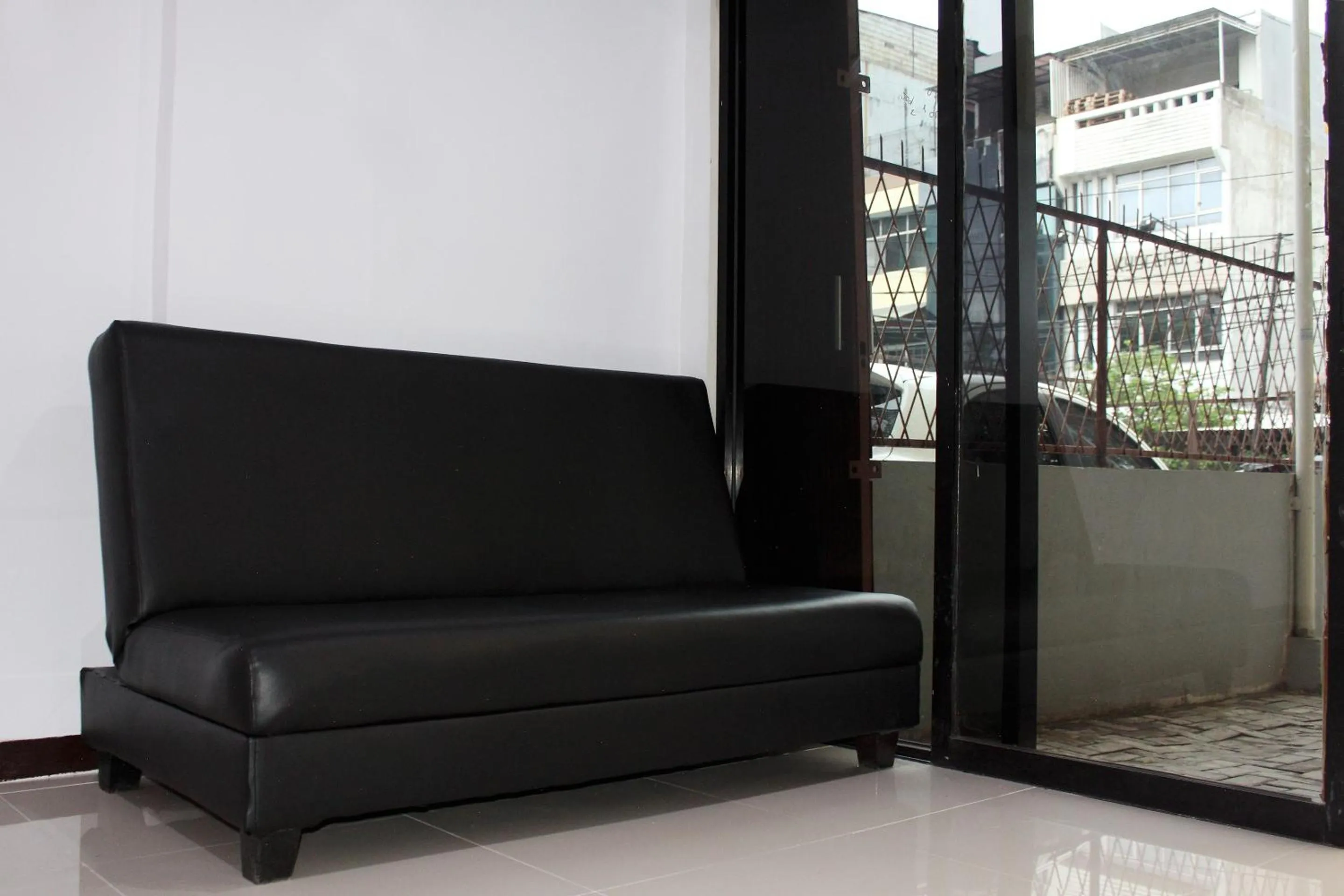 Lobby or reception in OYO 176 Near Cideng Virgo Residence