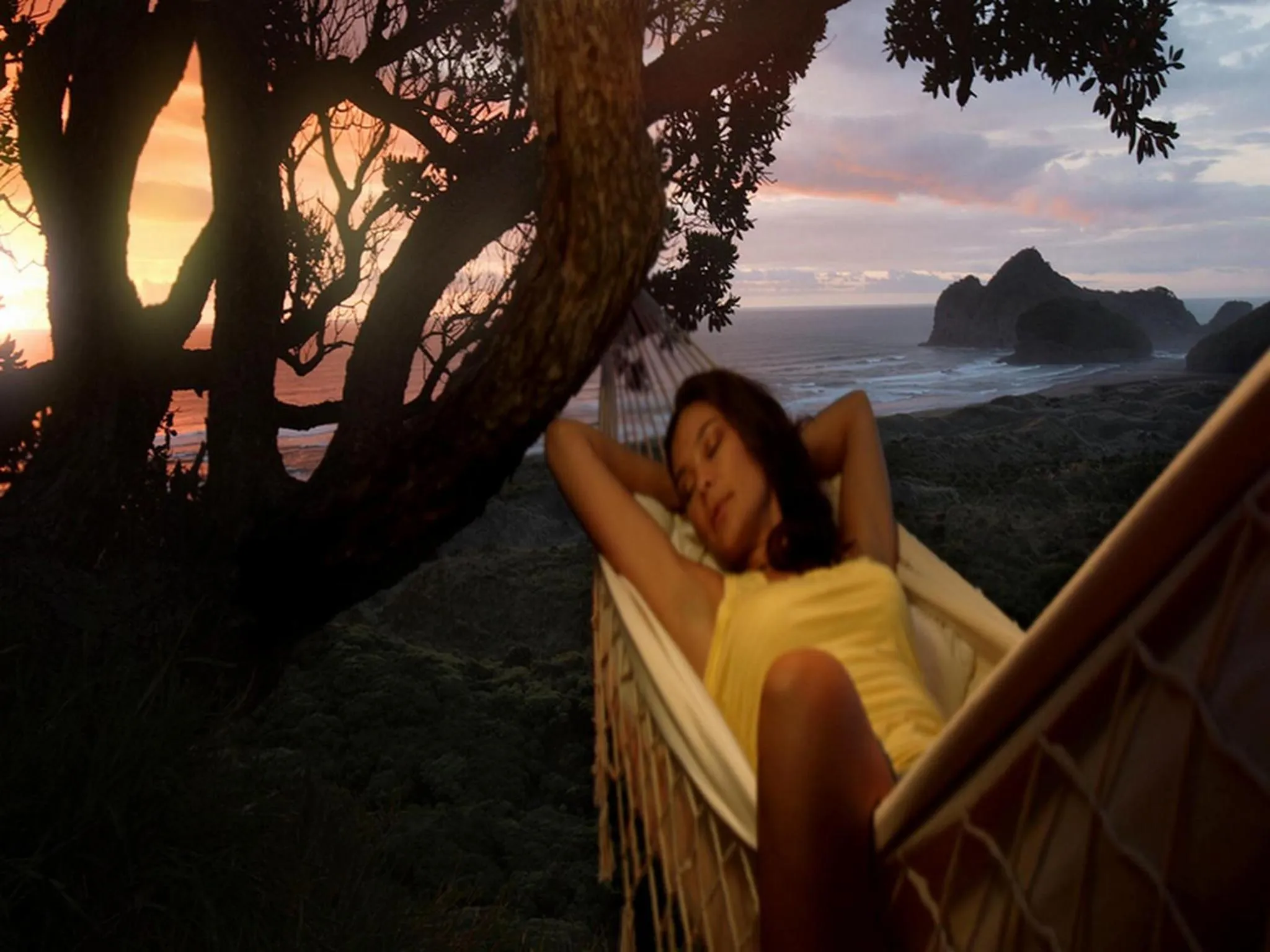 Guests in Bethells Beach Cottages