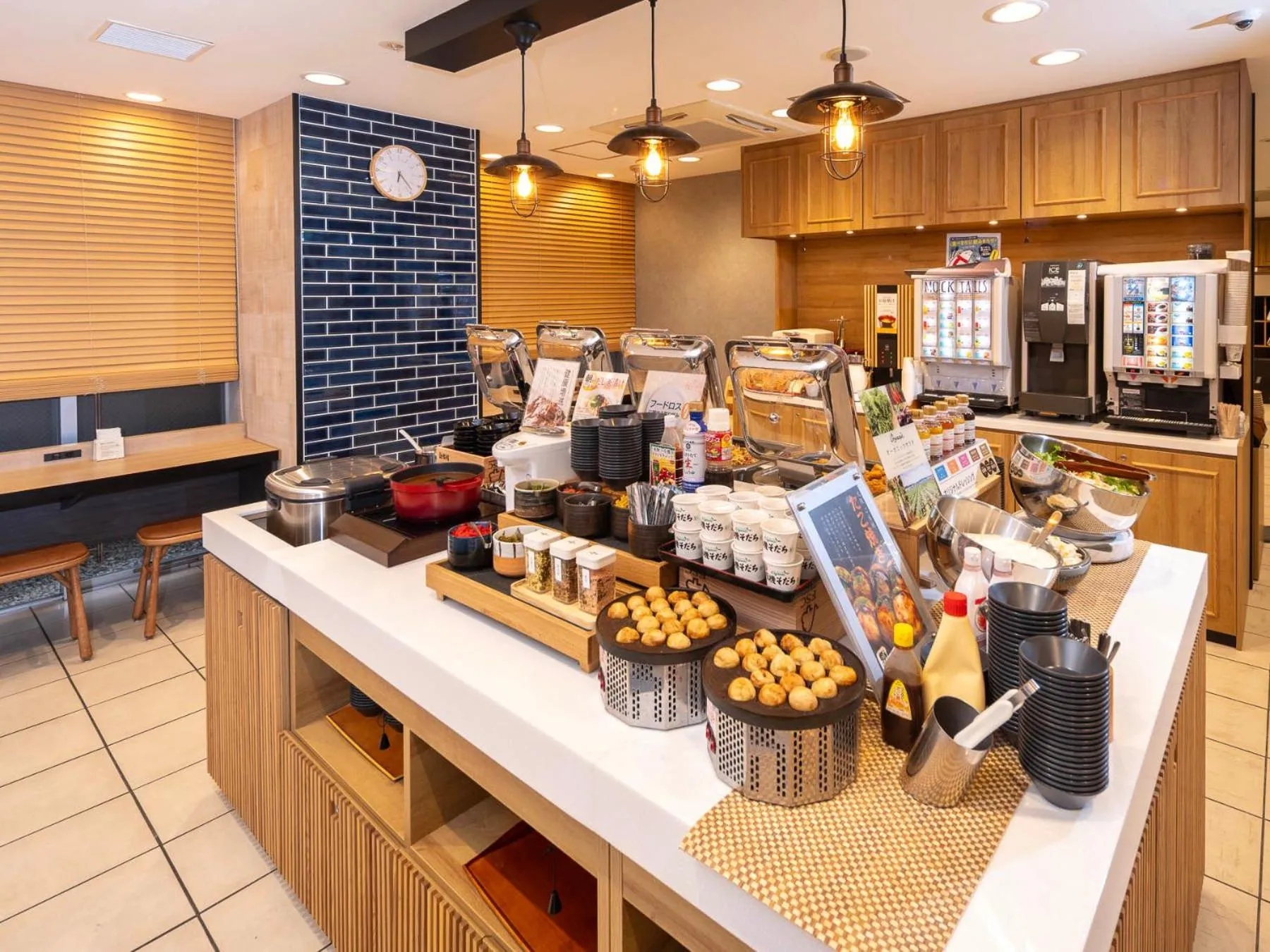 Lounge or bar in Super Hotel JR Shin-Osaka Higashiguchi