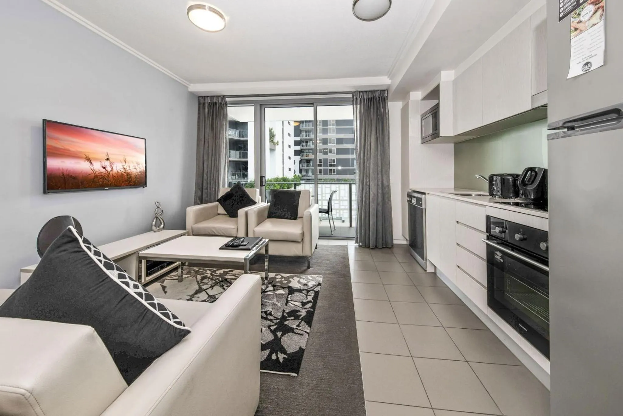 Two-Bedroom Apartment with Two Bathrooms in The Capitol Apartments