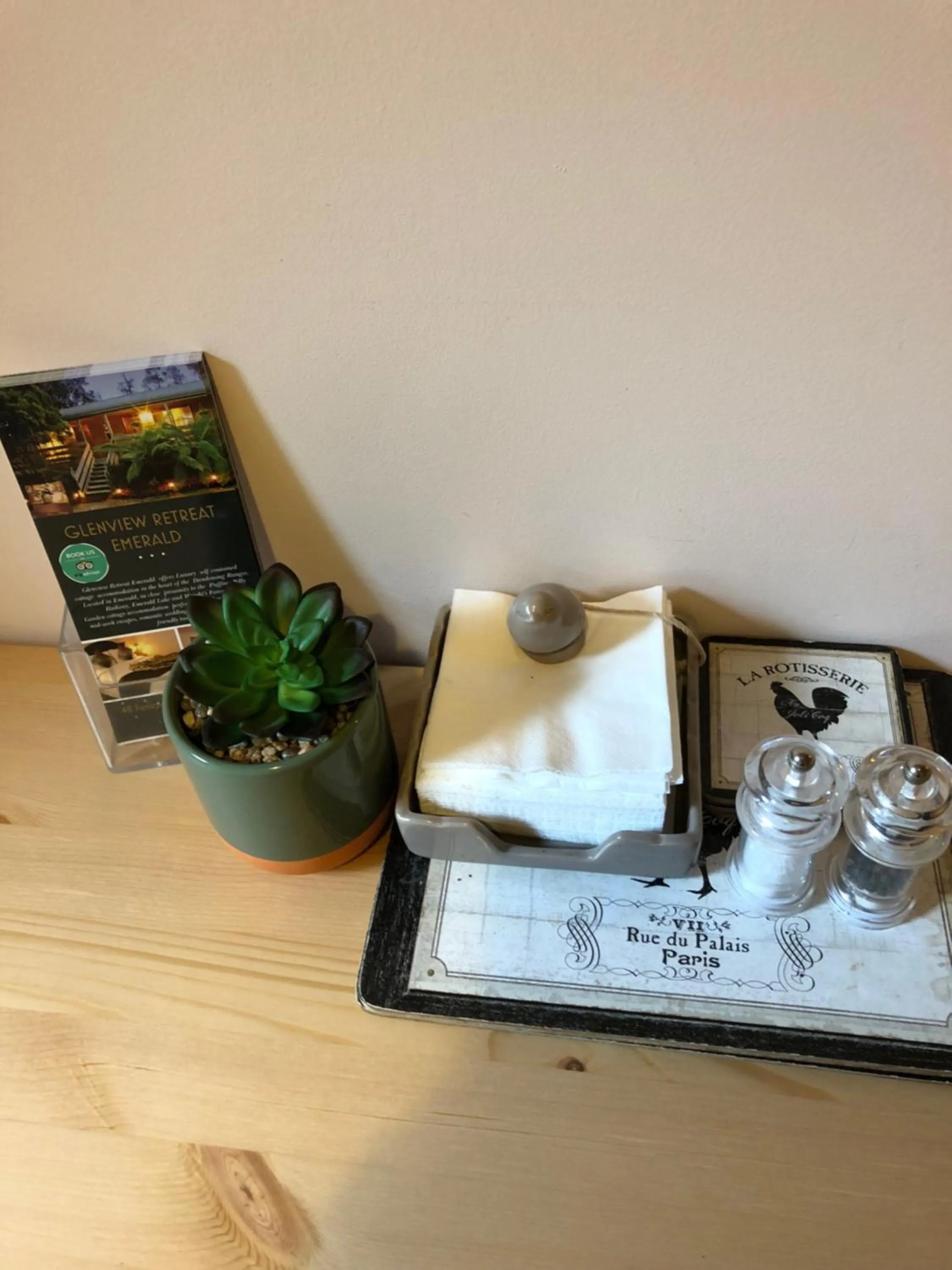 Dining area in Glenview Retreat Luxury Accommodation