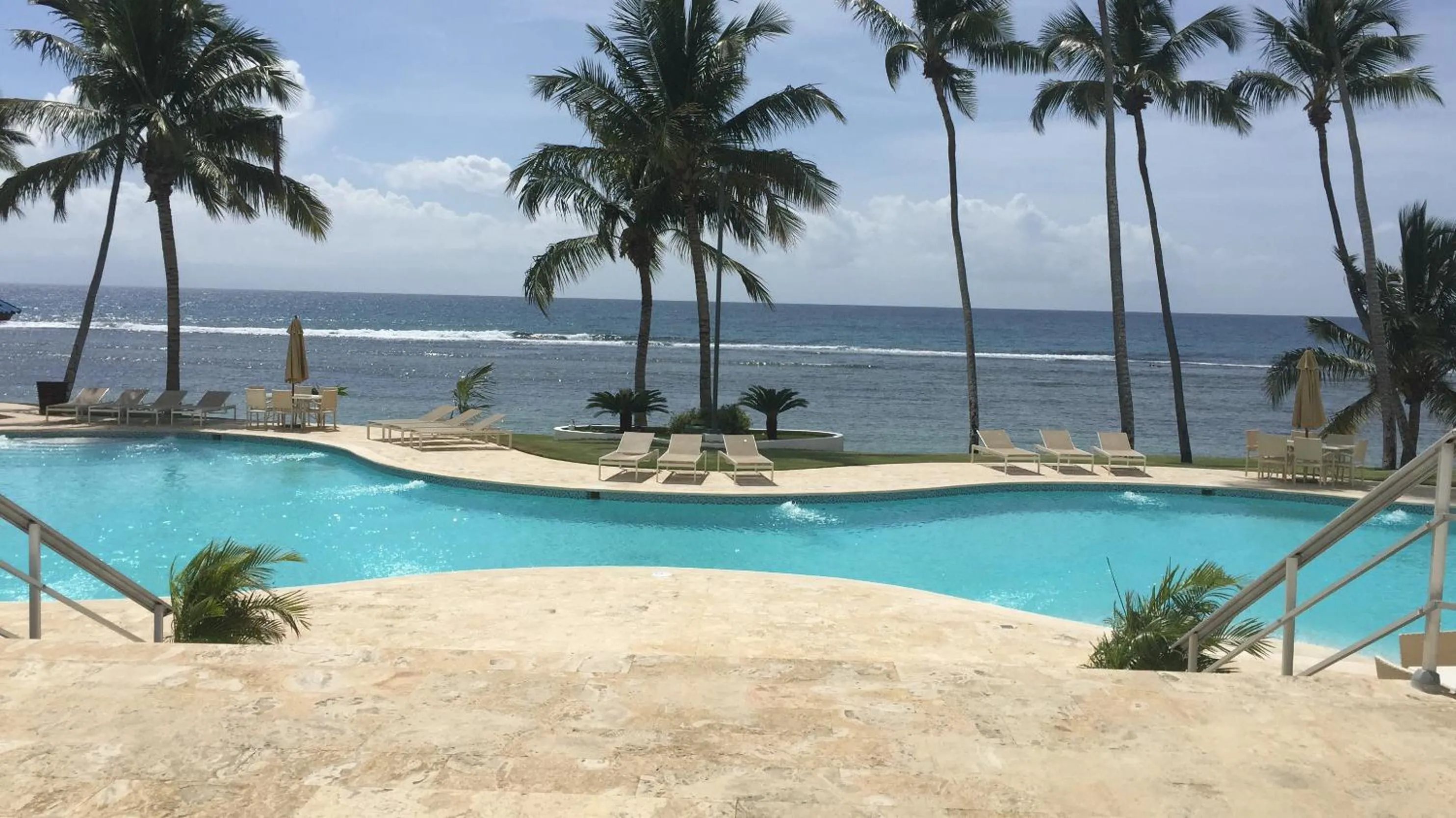 Swimming pool in Beachfront, Juandolio