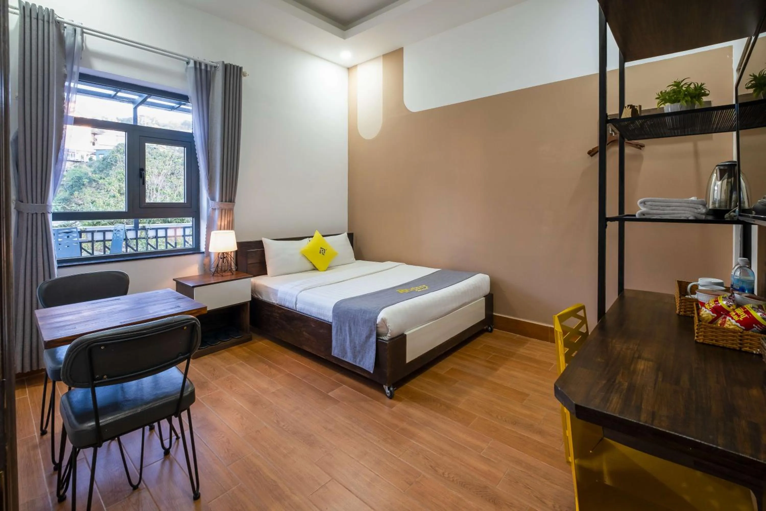 Bedroom, Bed in Richy Dalat Hotel