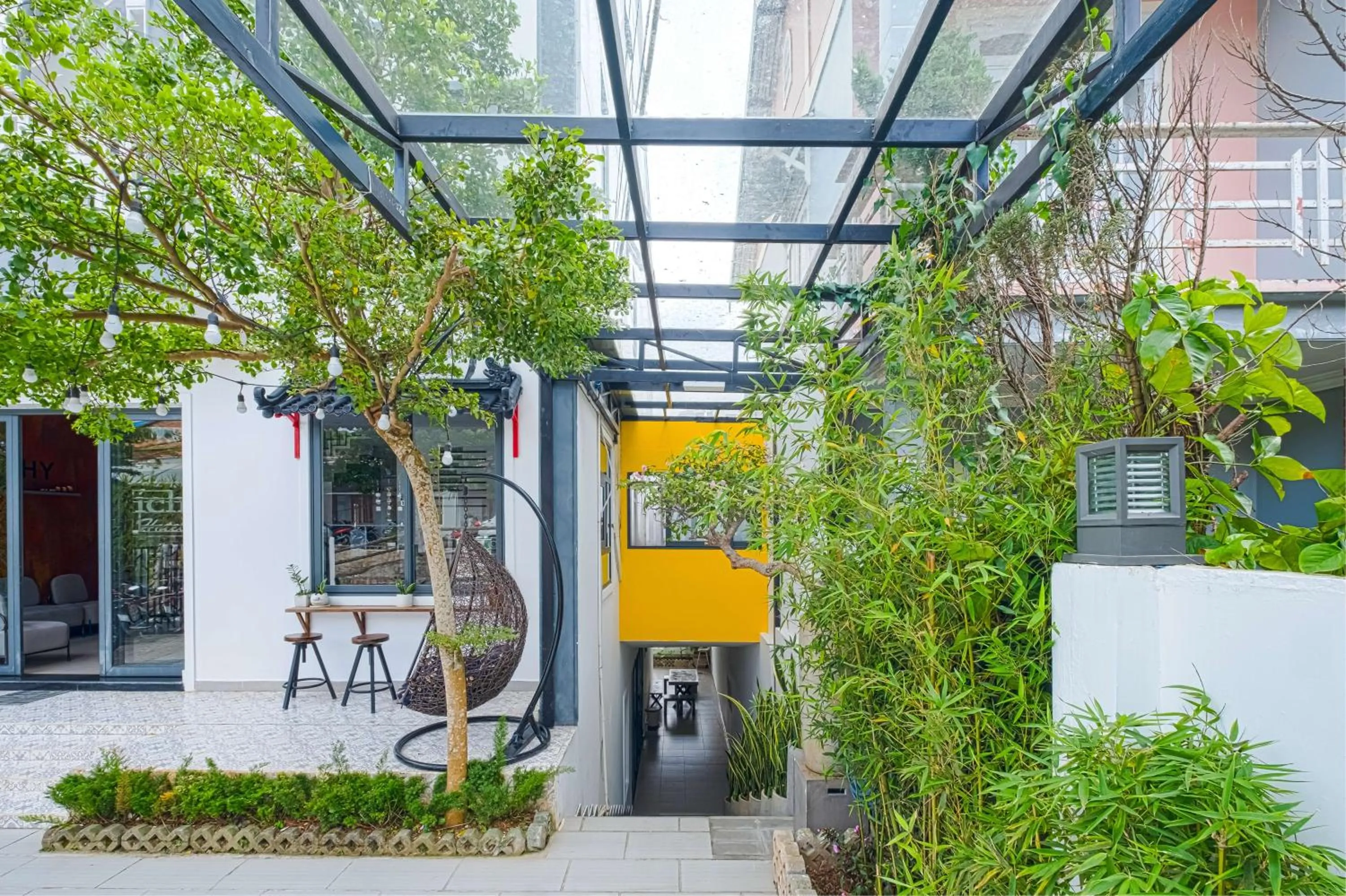 Text overlay in Richy Dalat Hotel