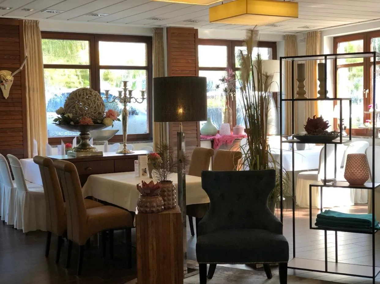 Restaurant/places to eat in Hotel Gasthaus Appel Krug