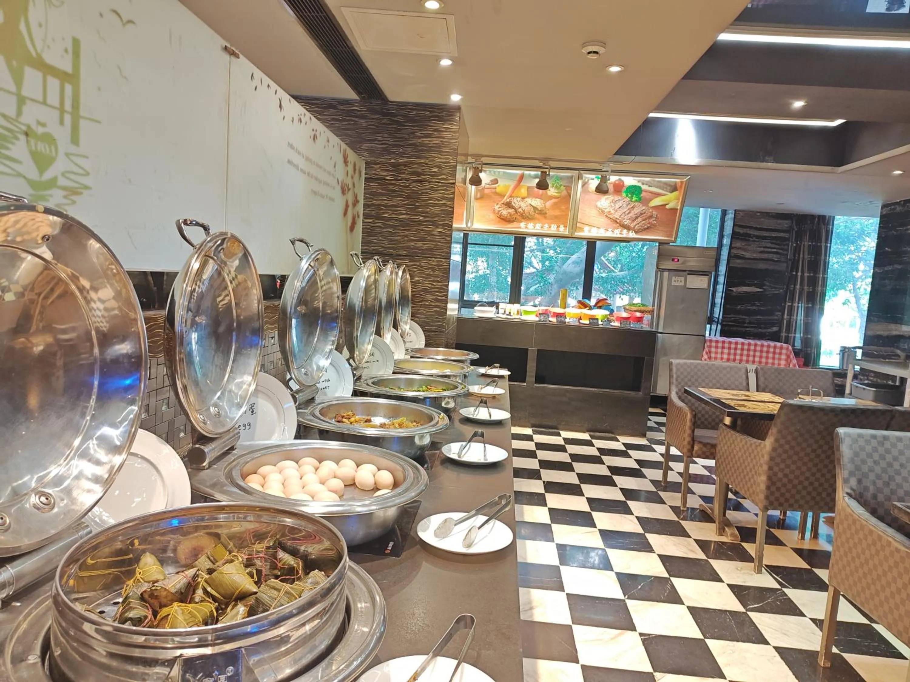 Breakfast in La Perle International Hotel