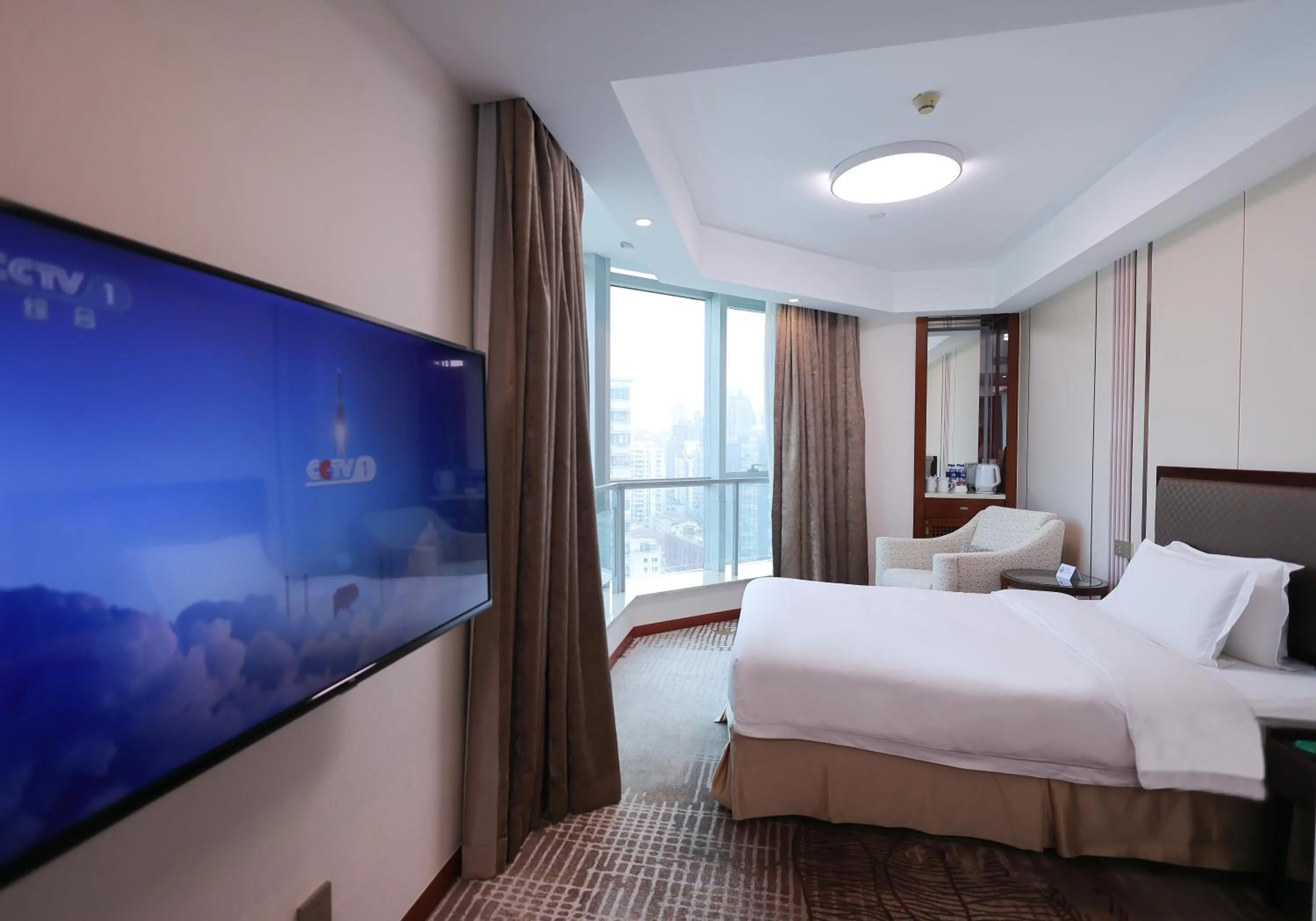 Photo of the whole room, Bed in Shanghai Metropark Jichen Hotel