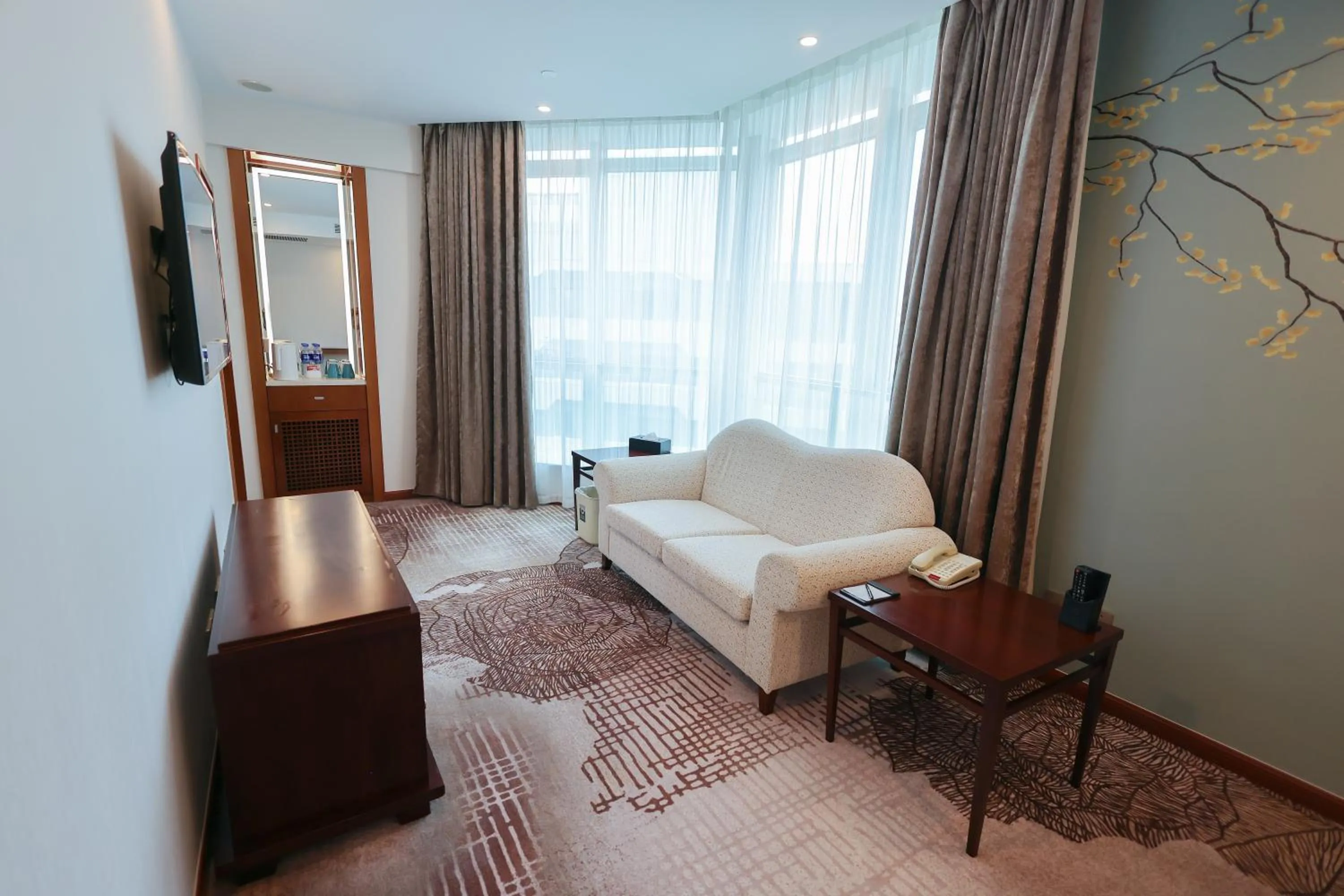 Seating area, Bed in Shanghai Metropark Jichen Hotel