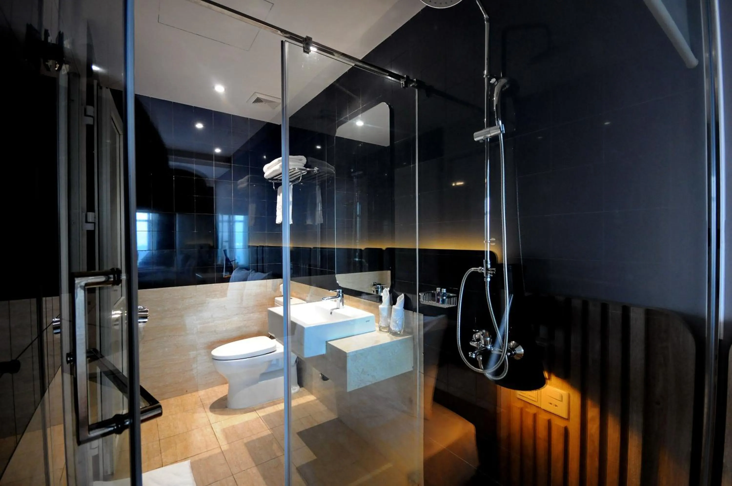 Shower in Anrizon Hotel Nha Trang