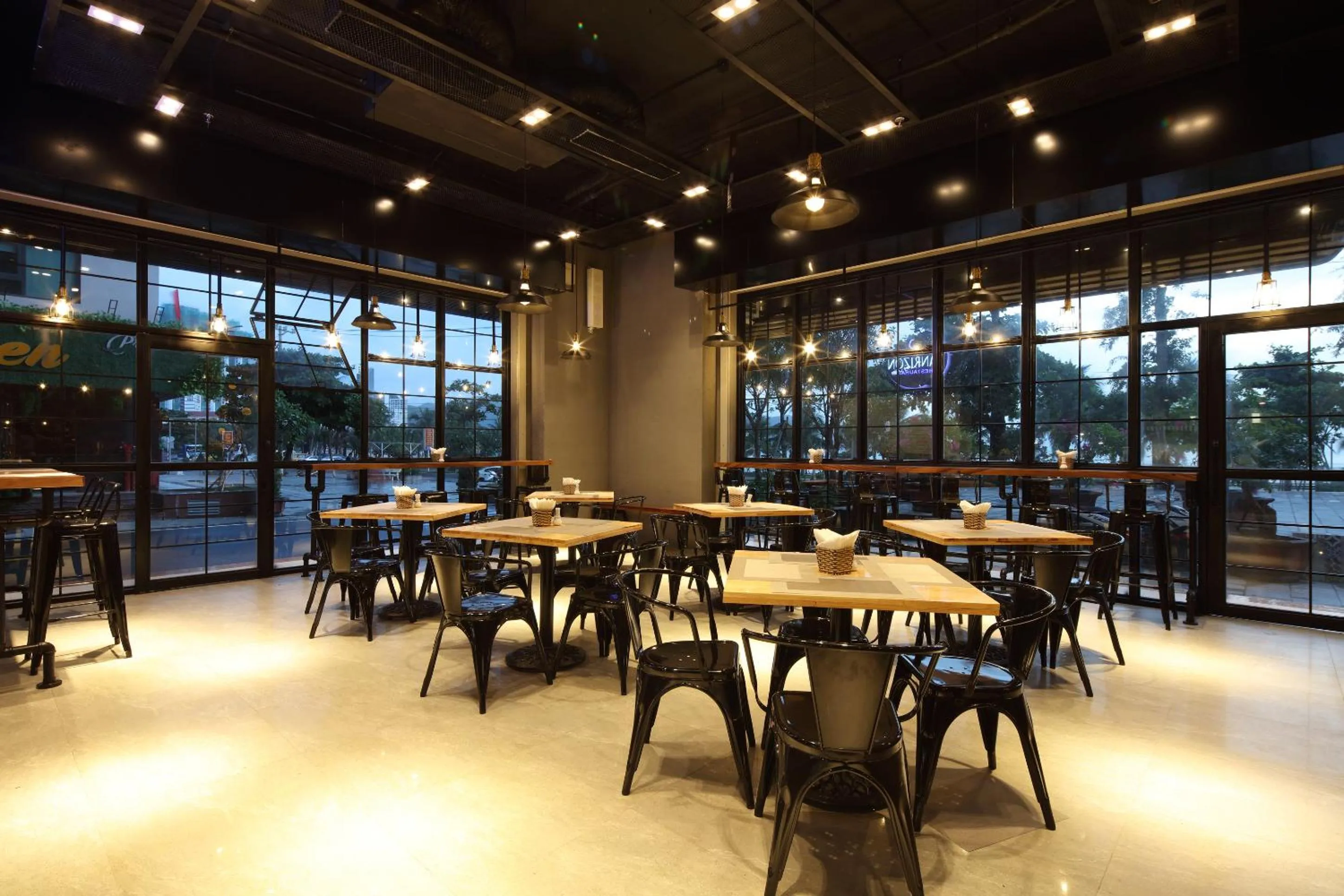 Restaurant/places to eat in Anrizon Hotel Nha Trang